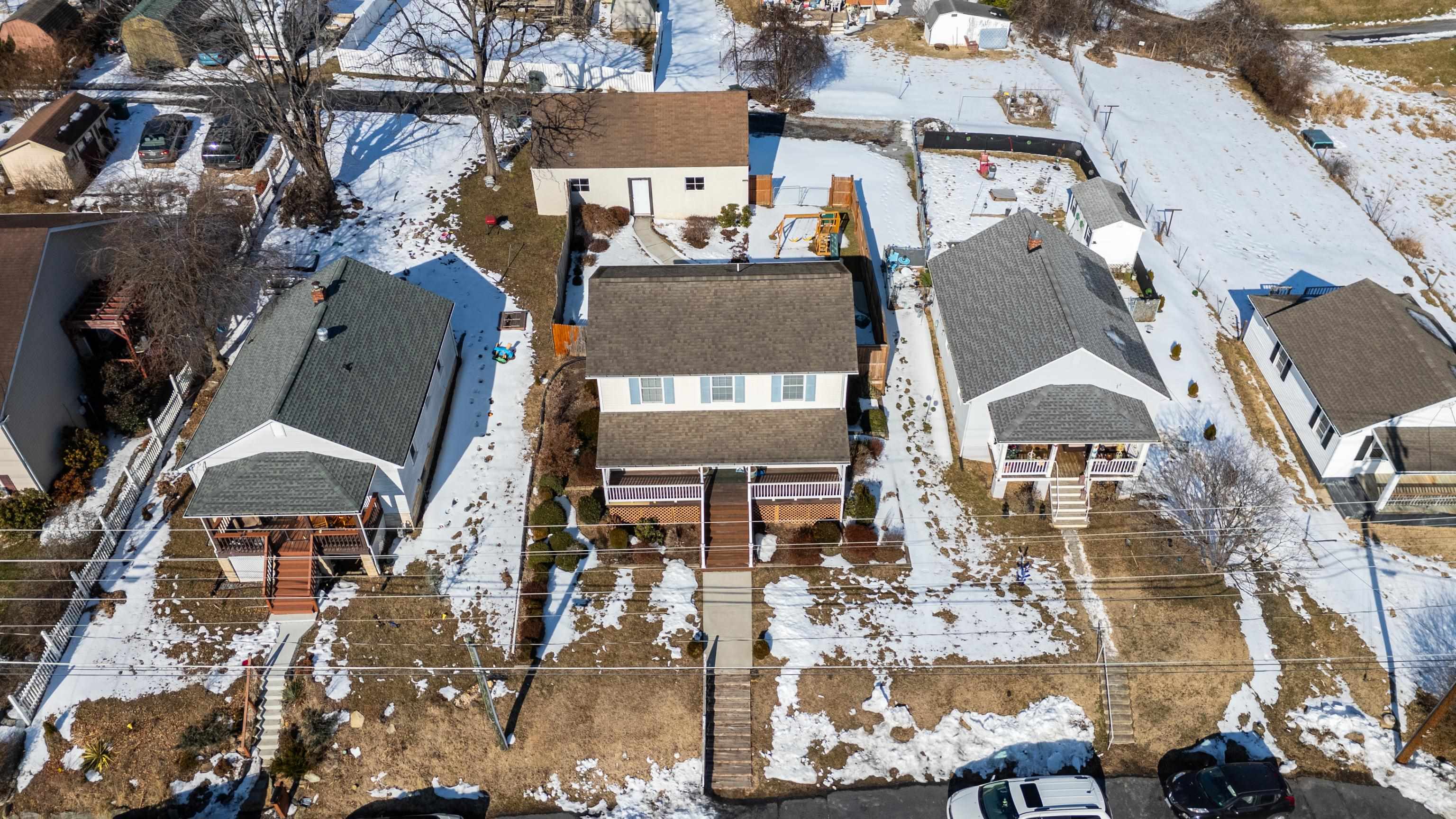 853 SHERWOOD AVE, WAYNESBORO, Virginia 22980, 3 Bedrooms Bedrooms, ,2 BathroomsBathrooms,Residential,853 SHERWOOD AVE,673333 MLS # 673333