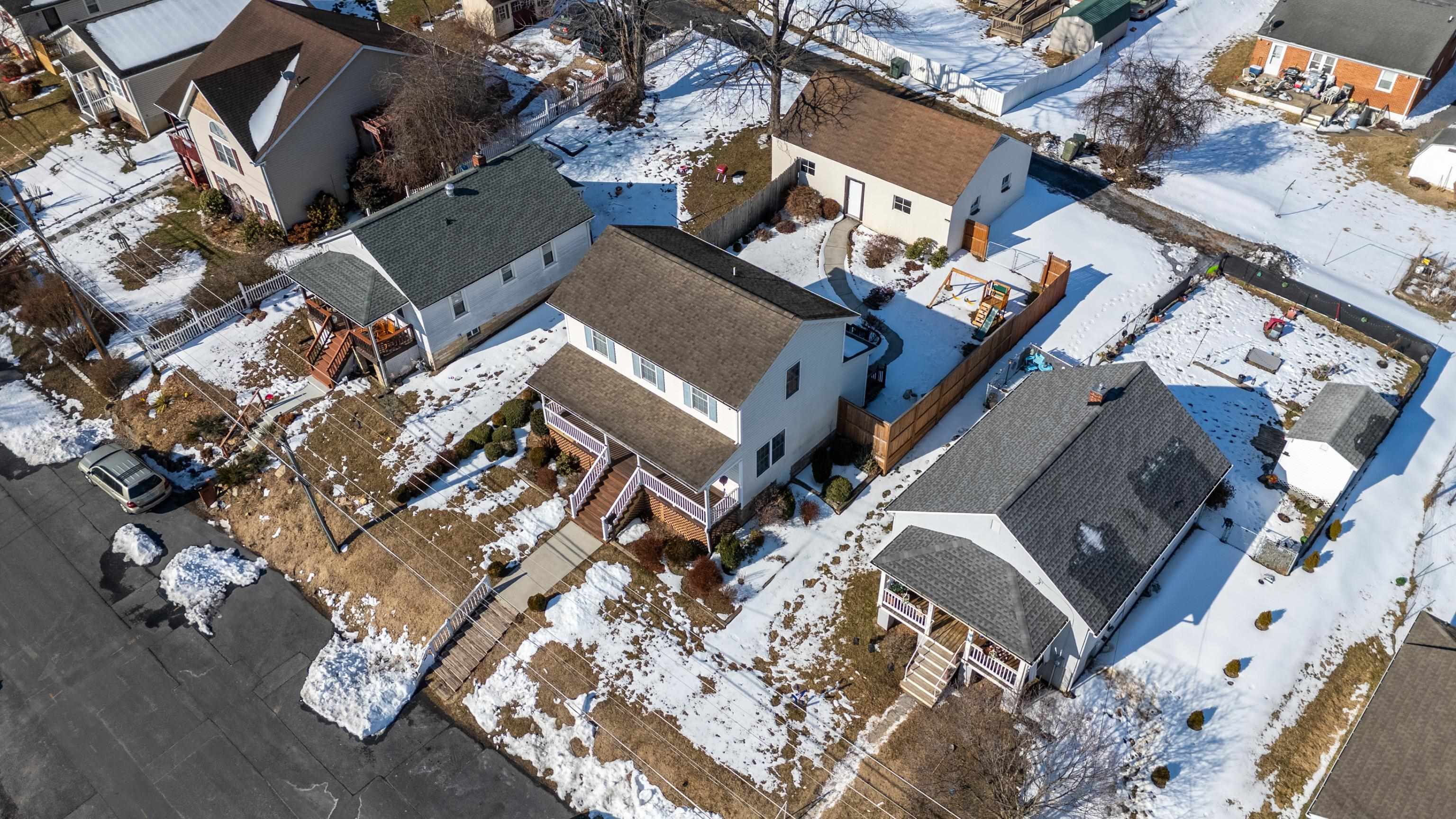 853 SHERWOOD AVE, WAYNESBORO, Virginia 22980, 3 Bedrooms Bedrooms, ,2 BathroomsBathrooms,Residential,853 SHERWOOD AVE,673333 MLS # 673333