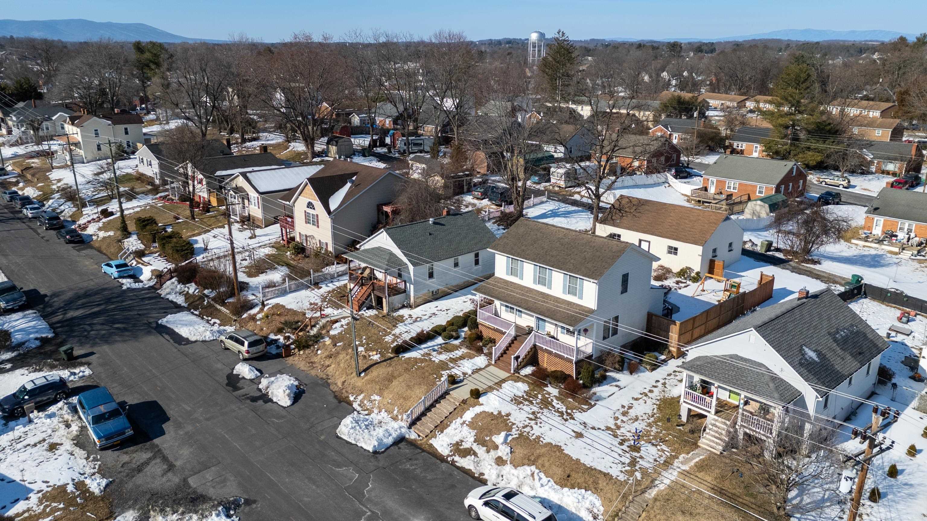 853 SHERWOOD AVE, WAYNESBORO, Virginia 22980, 3 Bedrooms Bedrooms, ,2 BathroomsBathrooms,Residential,853 SHERWOOD AVE,673333 MLS # 673333