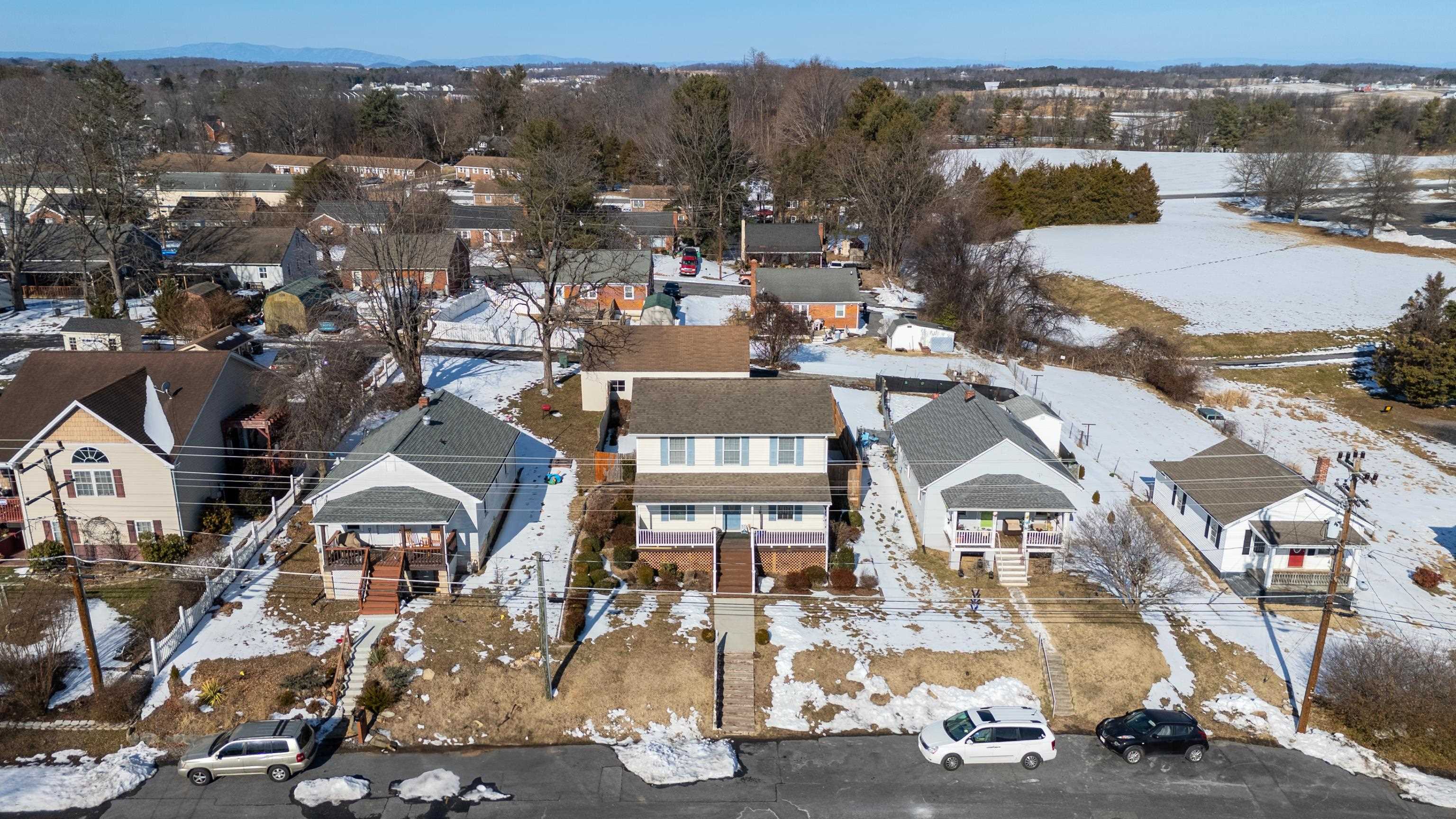 853 SHERWOOD AVE, WAYNESBORO, Virginia 22980, 3 Bedrooms Bedrooms, ,2 BathroomsBathrooms,Residential,853 SHERWOOD AVE,673333 MLS # 673333