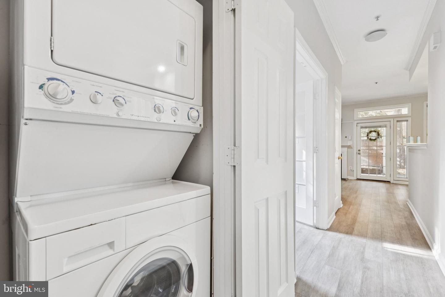 1361 GARDEN WALL CIR #701, RESTON, Virginia 20194, 2 Bedrooms Bedrooms, 5 Rooms Rooms,1 BathroomBathrooms,Residential,For sale,1361 GARDEN WALL CIR #701,VAFX2275966 MLS # VAFX2275966 1361 GARDEN WALL CIR #701, RESTON, Virginia 20194, 2 Bedrooms Bedrooms, 5 Rooms Rooms,1 BathroomBathrooms,Residential,For sale,1361 GARDEN WALL CIR #701,VAFX2275966 MLS # VAFX2275966