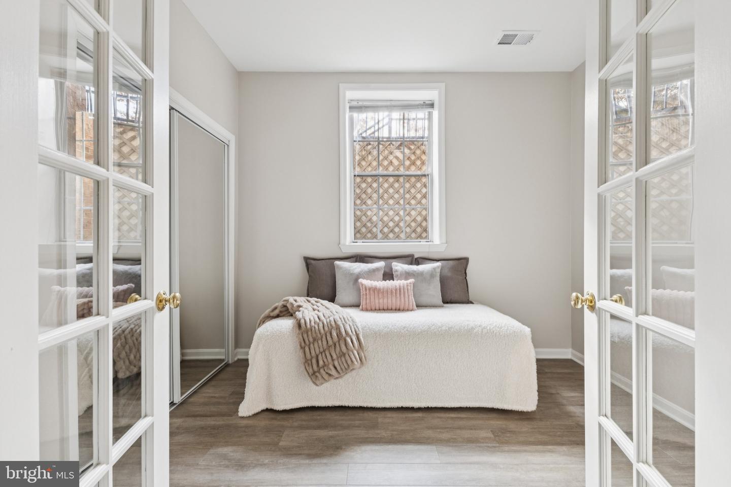 1361 GARDEN WALL CIR #701, RESTON, Virginia 20194, 2 Bedrooms Bedrooms, 5 Rooms Rooms,1 BathroomBathrooms,Residential,For sale,1361 GARDEN WALL CIR #701,VAFX2275966 MLS # VAFX2275966 1361 GARDEN WALL CIR #701, RESTON, Virginia 20194, 2 Bedrooms Bedrooms, 5 Rooms Rooms,1 BathroomBathrooms,Residential,For sale,1361 GARDEN WALL CIR #701,VAFX2275966 MLS # VAFX2275966