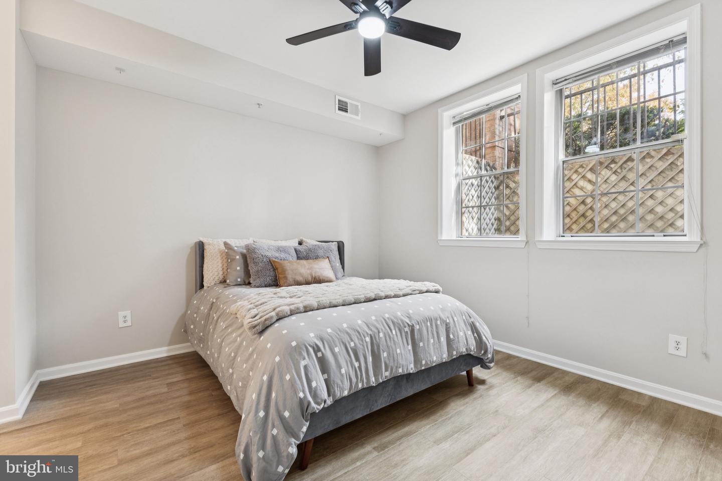 1361 GARDEN WALL CIR #701, RESTON, Virginia 20194, 2 Bedrooms Bedrooms, 5 Rooms Rooms,1 BathroomBathrooms,Residential,For sale,1361 GARDEN WALL CIR #701,VAFX2275966 MLS # VAFX2275966 1361 GARDEN WALL CIR #701, RESTON, Virginia 20194, 2 Bedrooms Bedrooms, 5 Rooms Rooms,1 BathroomBathrooms,Residential,For sale,1361 GARDEN WALL CIR #701,VAFX2275966 MLS # VAFX2275966