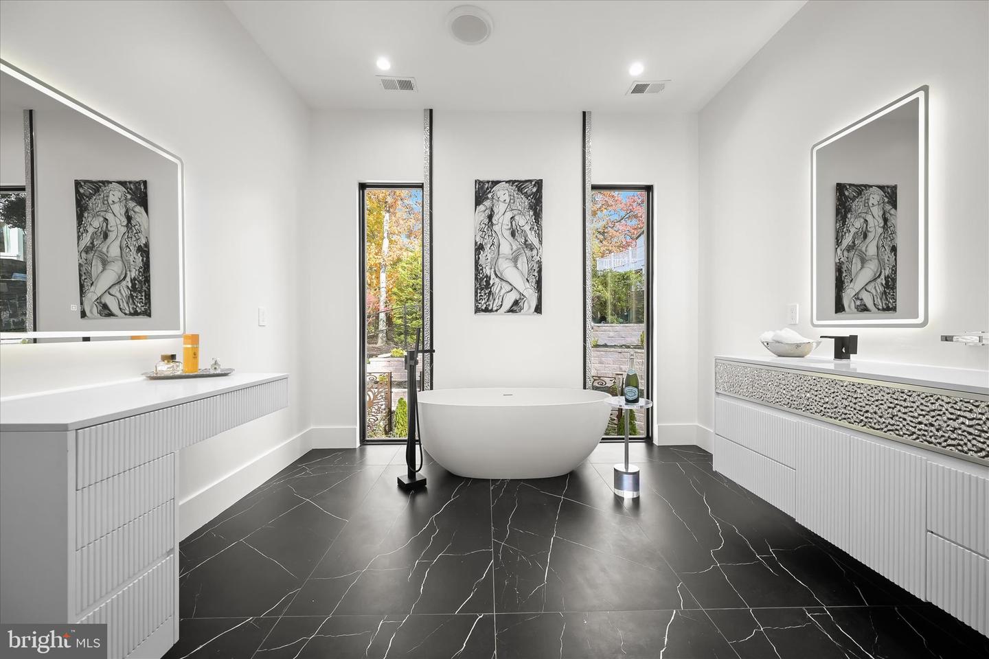 4509 FOXHALL CRESCENT NW, WASHINGTON, District Of Columbia 20007, 5 Bedrooms Bedrooms, ,6 BathroomsBathrooms,Residential,For sale,4509 FOXHALL CRESCENT NW,DCDC2230120 MLS # DCDC2230120