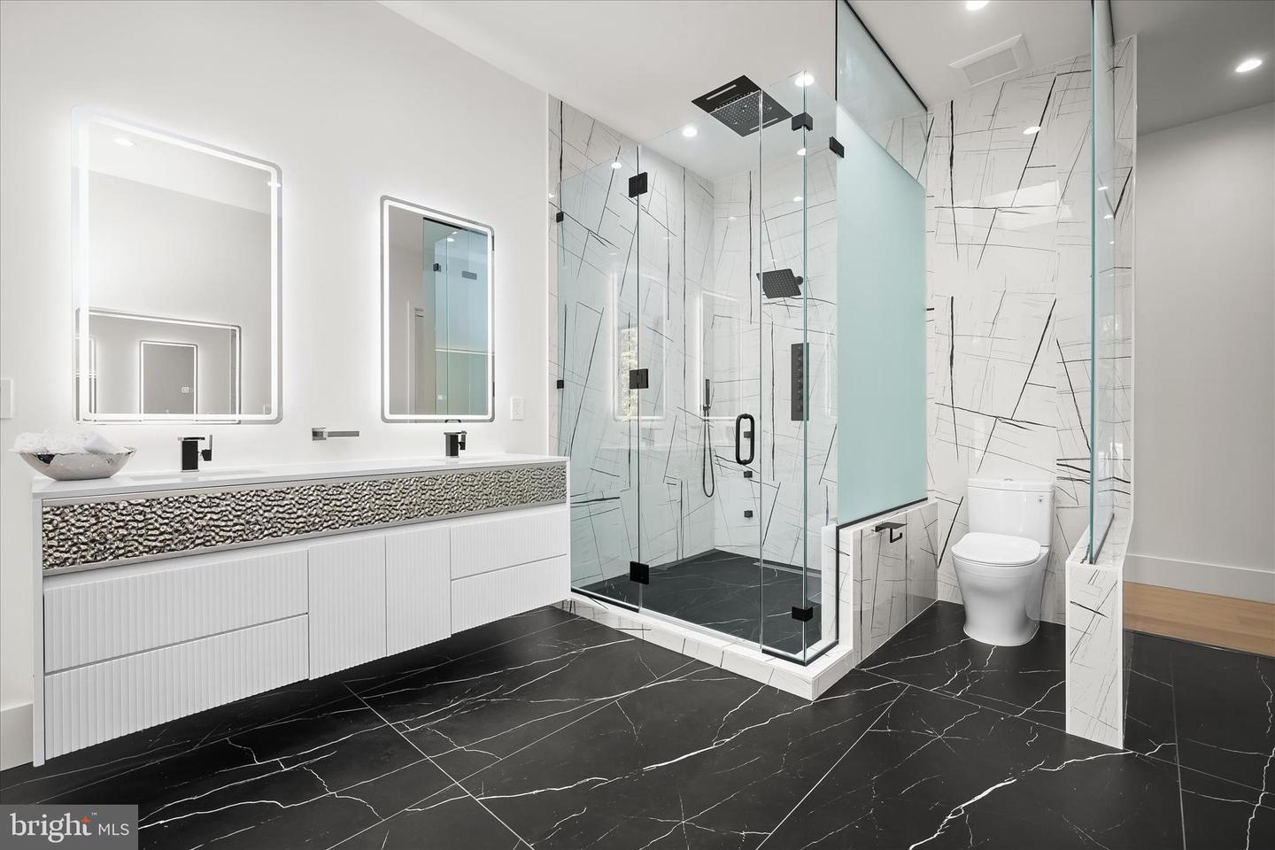 4509 FOXHALL CRESCENT NW, WASHINGTON, District Of Columbia 20007, 5 Bedrooms Bedrooms, ,6 BathroomsBathrooms,Residential,For sale,4509 FOXHALL CRESCENT NW,DCDC2230120 MLS # DCDC2230120