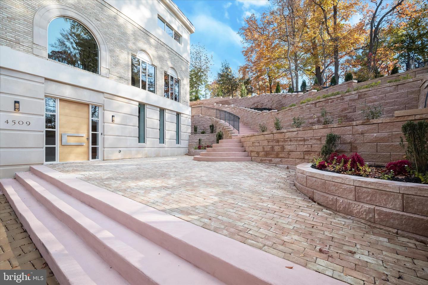 4509 FOXHALL CRESCENT NW, WASHINGTON, District Of Columbia 20007, 5 Bedrooms Bedrooms, ,6 BathroomsBathrooms,Residential,For sale,4509 FOXHALL CRESCENT NW,DCDC2230120 MLS # DCDC2230120