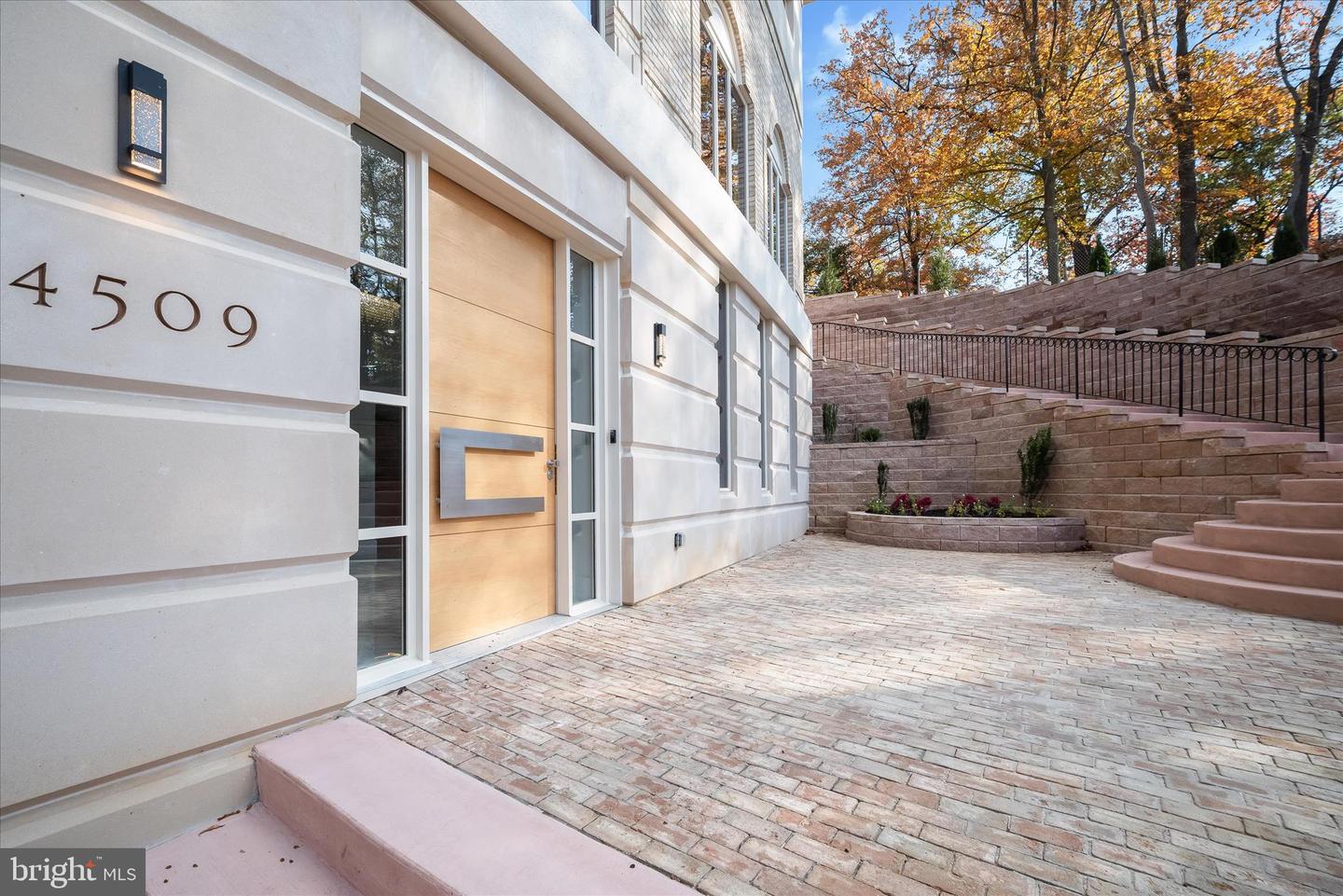 4509 FOXHALL CRESCENT NW, WASHINGTON, District Of Columbia 20007, 5 Bedrooms Bedrooms, ,6 BathroomsBathrooms,Residential,For sale,4509 FOXHALL CRESCENT NW,DCDC2230120 MLS # DCDC2230120