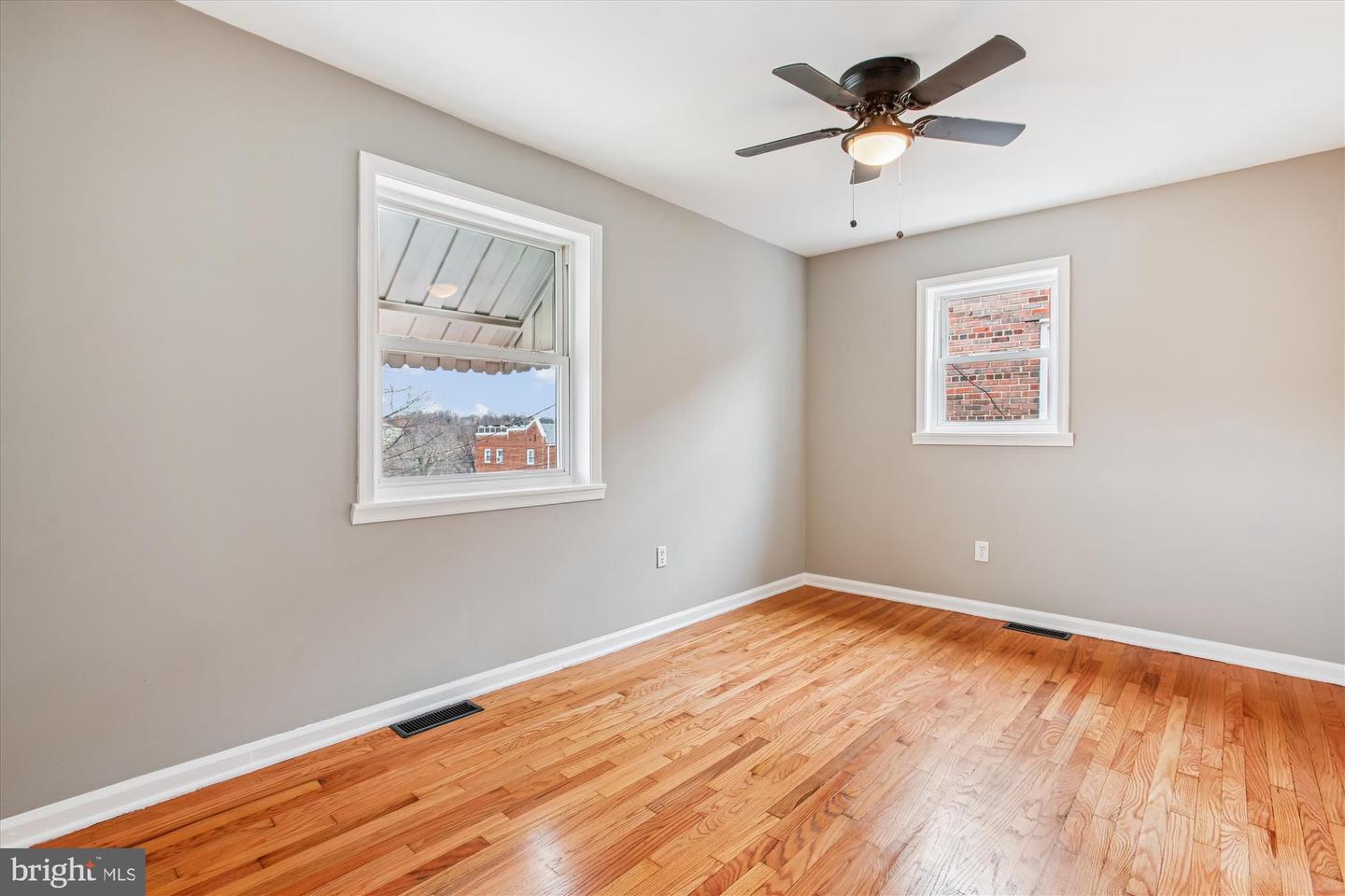 529 FOXHALL PL SE, WASHINGTON, District Of Columbia 20032, 3 Bedrooms Bedrooms, 5 Rooms Rooms,1 BathroomBathrooms,Residential,For sale,529 FOXHALL PL SE,DCDC2233272 MLS # DCDC2233272 529 FOXHALL PL SE, WASHINGTON, District Of Columbia 20032, 3 Bedrooms Bedrooms, 5 Rooms Rooms,1 BathroomBathrooms,Residential,For sale,529 FOXHALL PL SE,DCDC2233272 MLS # DCDC2233272