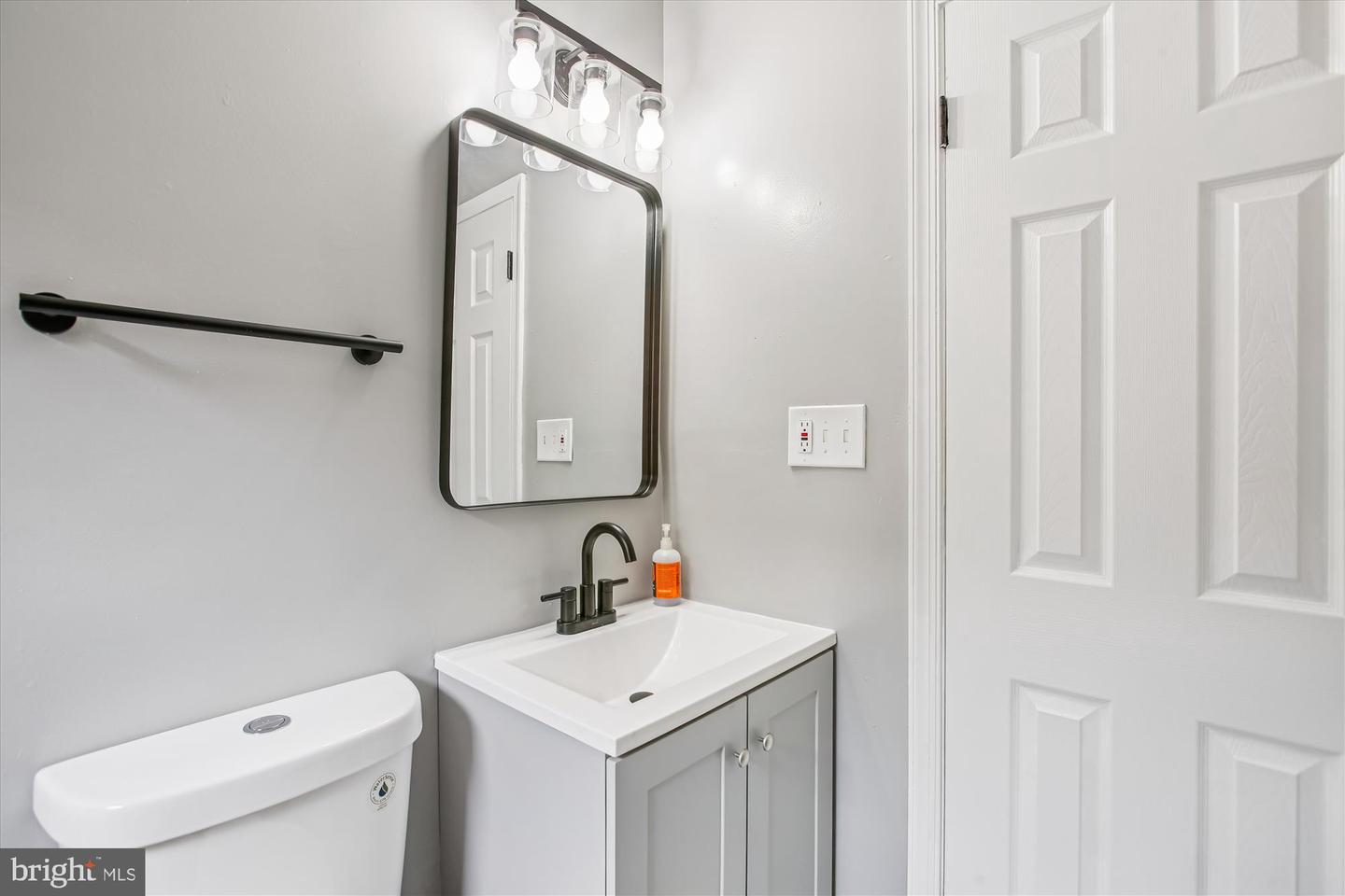 529 FOXHALL PL SE, WASHINGTON, District Of Columbia 20032, 3 Bedrooms Bedrooms, 5 Rooms Rooms,1 BathroomBathrooms,Residential,For sale,529 FOXHALL PL SE,DCDC2233272 MLS # DCDC2233272 529 FOXHALL PL SE, WASHINGTON, District Of Columbia 20032, 3 Bedrooms Bedrooms, 5 Rooms Rooms,1 BathroomBathrooms,Residential,For sale,529 FOXHALL PL SE,DCDC2233272 MLS # DCDC2233272