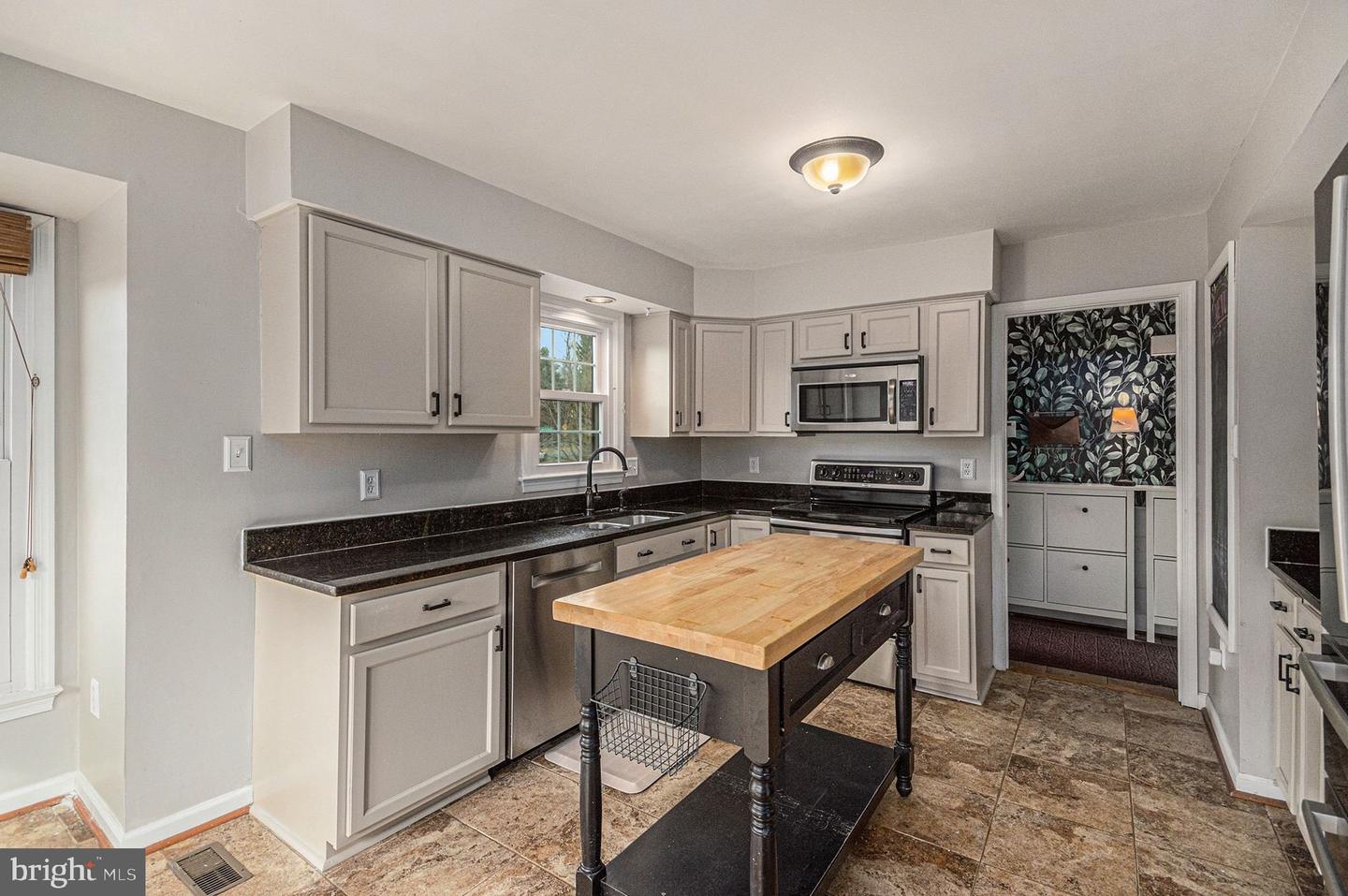 4635 HOLLEYSIDE CT, DUMFRIES, Virginia 22025, 4 Bedrooms Bedrooms, ,3 BathroomsBathrooms,Residential,For sale,4635 HOLLEYSIDE CT,VAPW2109690 MLS # VAPW2109690