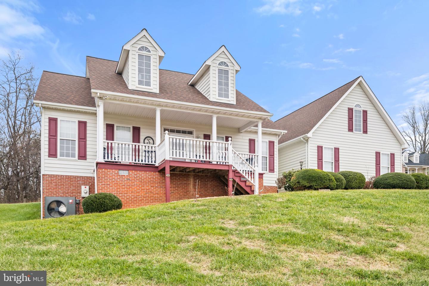 18435 SNAFFLE LN, CULPEPER, Virginia 22701, 5 Bedrooms Bedrooms, ,3 BathroomsBathrooms,Residential,For sale,18435 SNAFFLE LN,VACU2012324 MLS # VACU2012324
