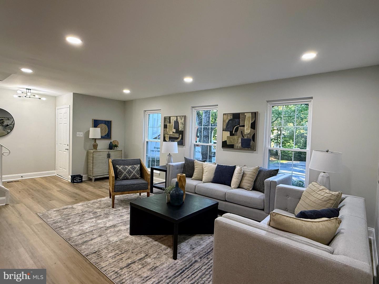 9983 HEMLOCK WOODS LN, BURKE, Virginia 22015, 3 Bedrooms Bedrooms, ,3 BathroomsBathrooms,Residential,For sale,9983 HEMLOCK WOODS LN,VAFX2287112 MLS # VAFX2287112