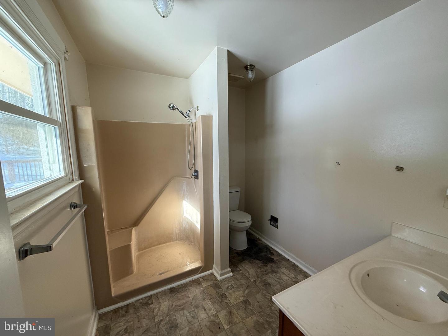 2141 HARPOON DR, STAFFORD, Virginia 22554, 4 Bedrooms Bedrooms, ,3 BathroomsBathrooms,Residential,For sale,2141 HARPOON DR,VAST2045668 MLS # VAST2045668