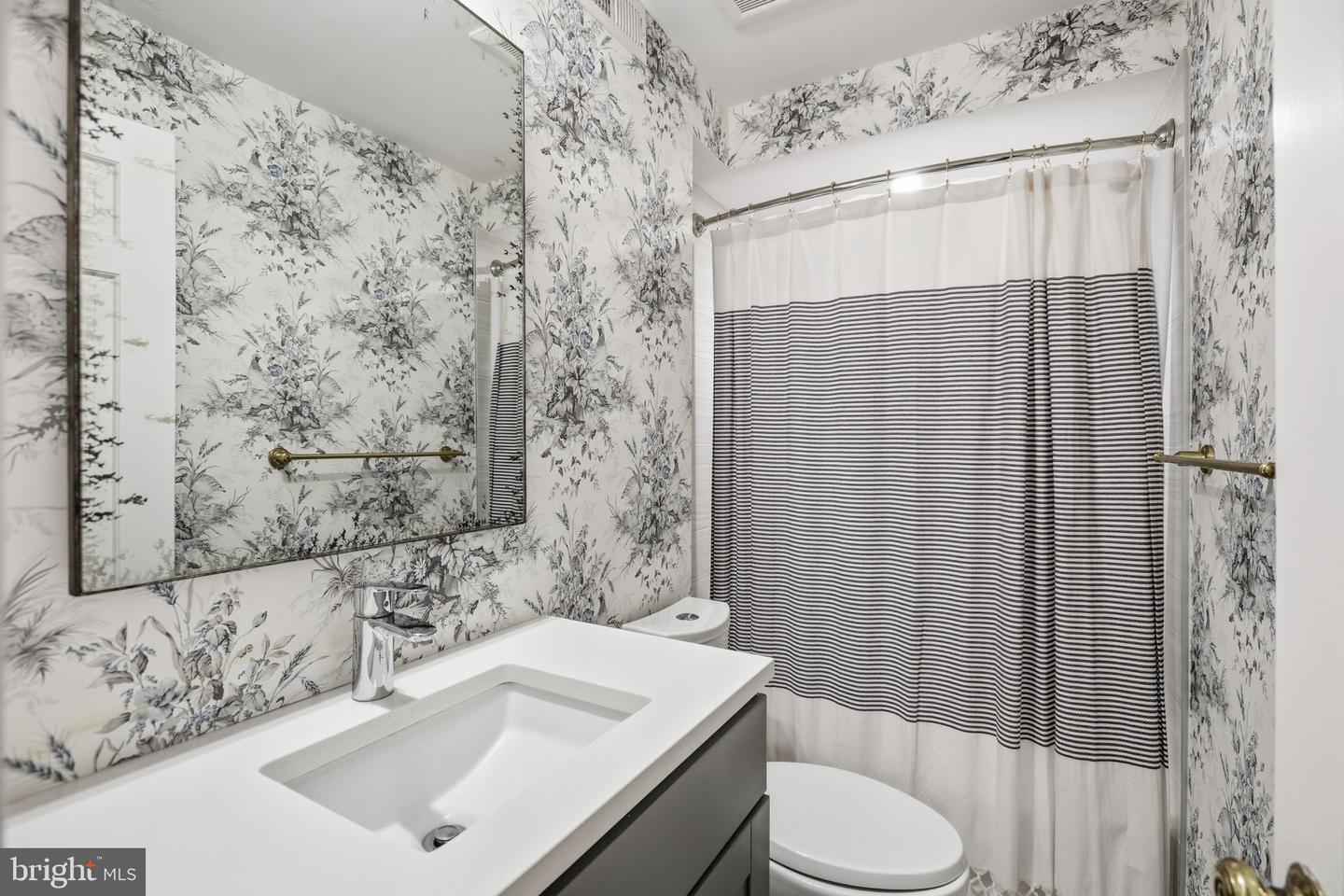 322 2ND ST SE, WASHINGTON, District Of Columbia 20003, 3 Bedrooms Bedrooms, ,3 BathroomsBathrooms,Residential,For sale,322 2ND ST SE,DCDC2244802 MLS # DCDC2244802 322 2ND ST SE, WASHINGTON, District Of Columbia 20003, 3 Bedrooms Bedrooms, ,3 BathroomsBathrooms,Residential,For sale,322 2ND ST SE,DCDC2244802 MLS # DCDC2244802