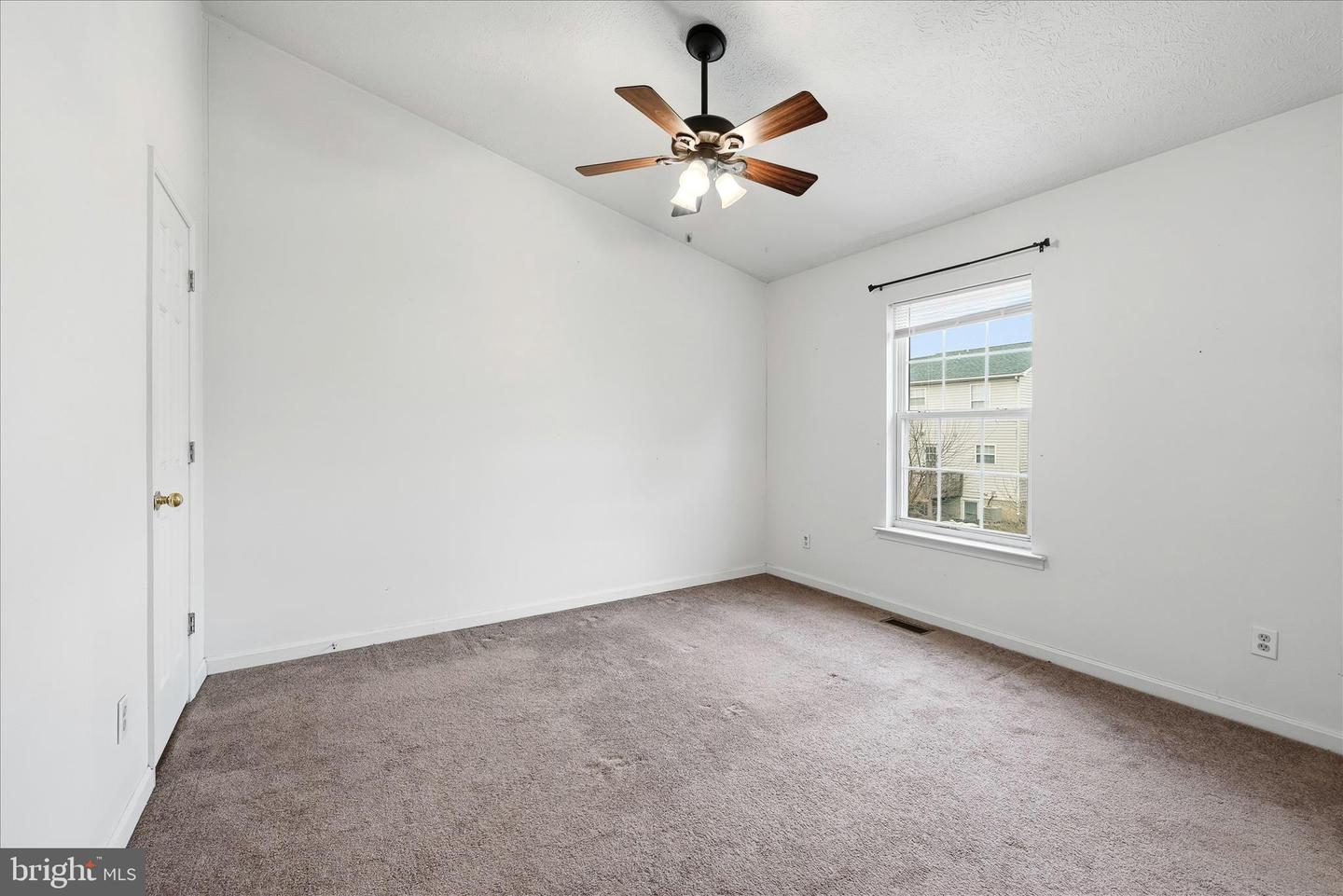 425 SURREY CLUB LN, STEPHENS CITY, Virginia 22655, 2 Bedrooms Bedrooms, ,1 BathroomBathrooms,Residential,For sale,425 SURREY CLUB LN,VAFV2039428 MLS # VAFV2039428