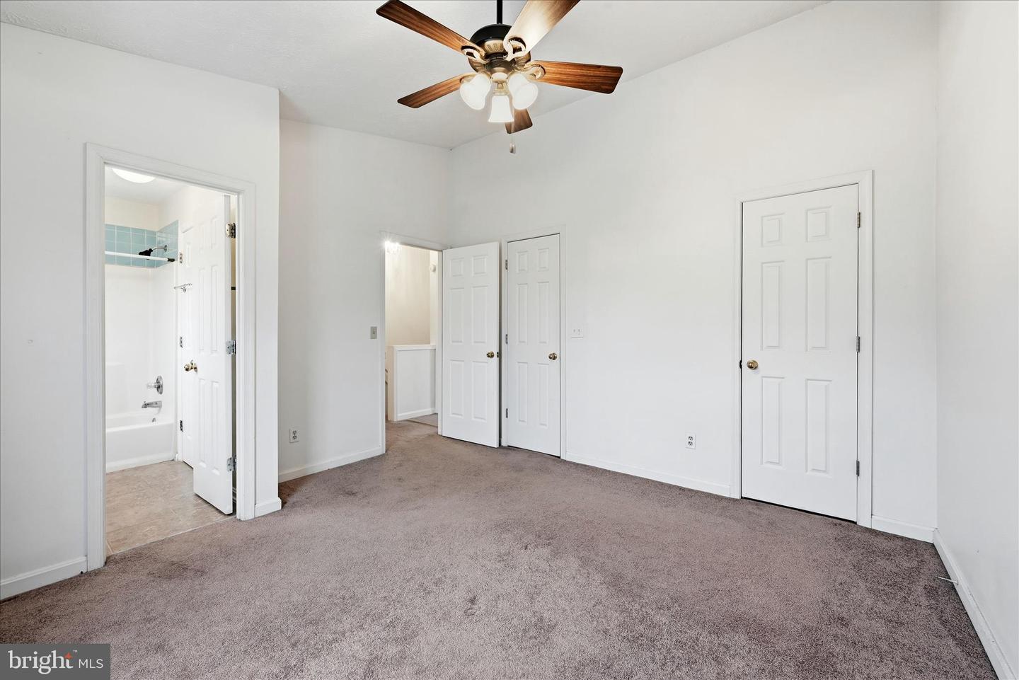 425 SURREY CLUB LN, STEPHENS CITY, Virginia 22655, 2 Bedrooms Bedrooms, ,1 BathroomBathrooms,Residential,For sale,425 SURREY CLUB LN,VAFV2039428 MLS # VAFV2039428