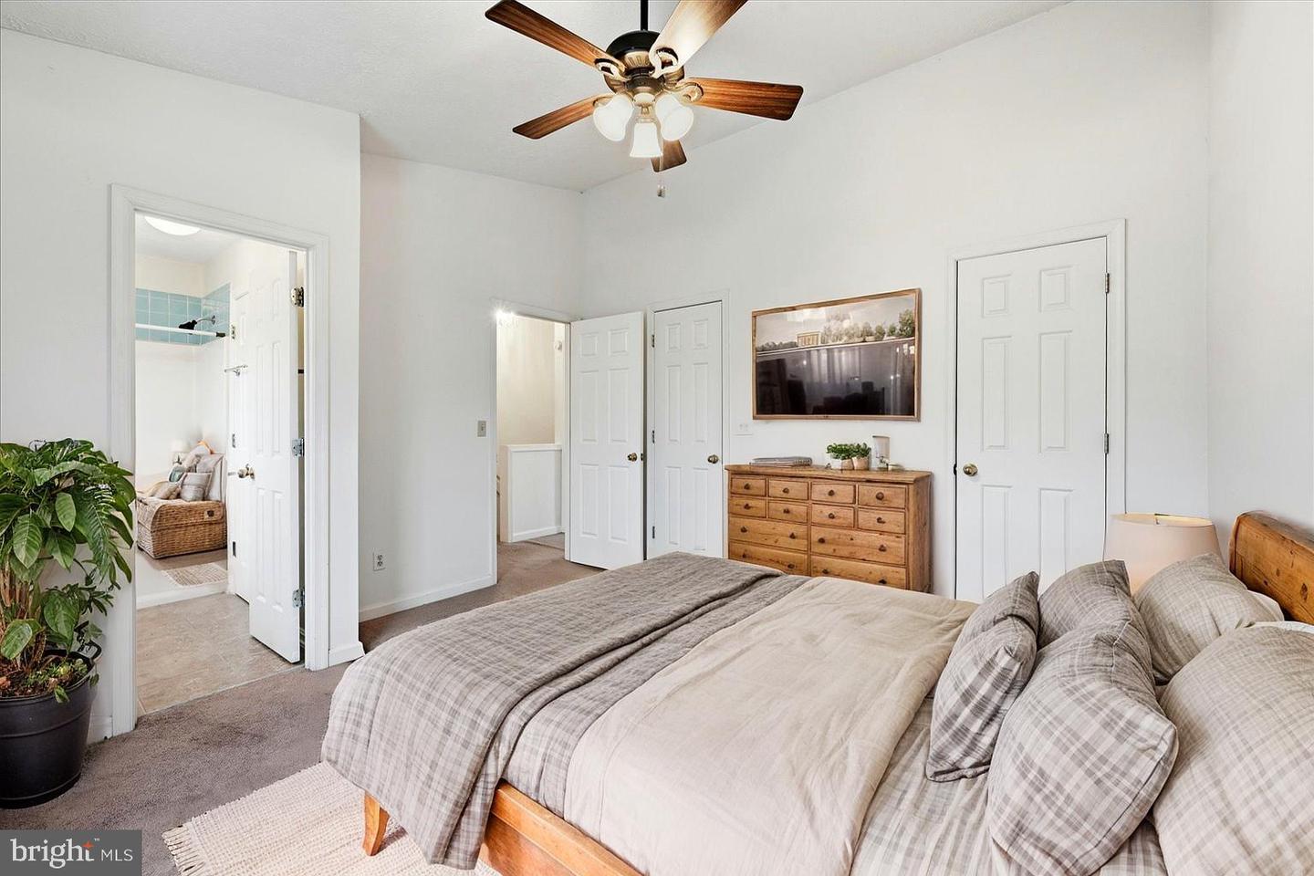 425 SURREY CLUB LN, STEPHENS CITY, Virginia 22655, 2 Bedrooms Bedrooms, ,1 BathroomBathrooms,Residential,For sale,425 SURREY CLUB LN,VAFV2039428 MLS # VAFV2039428