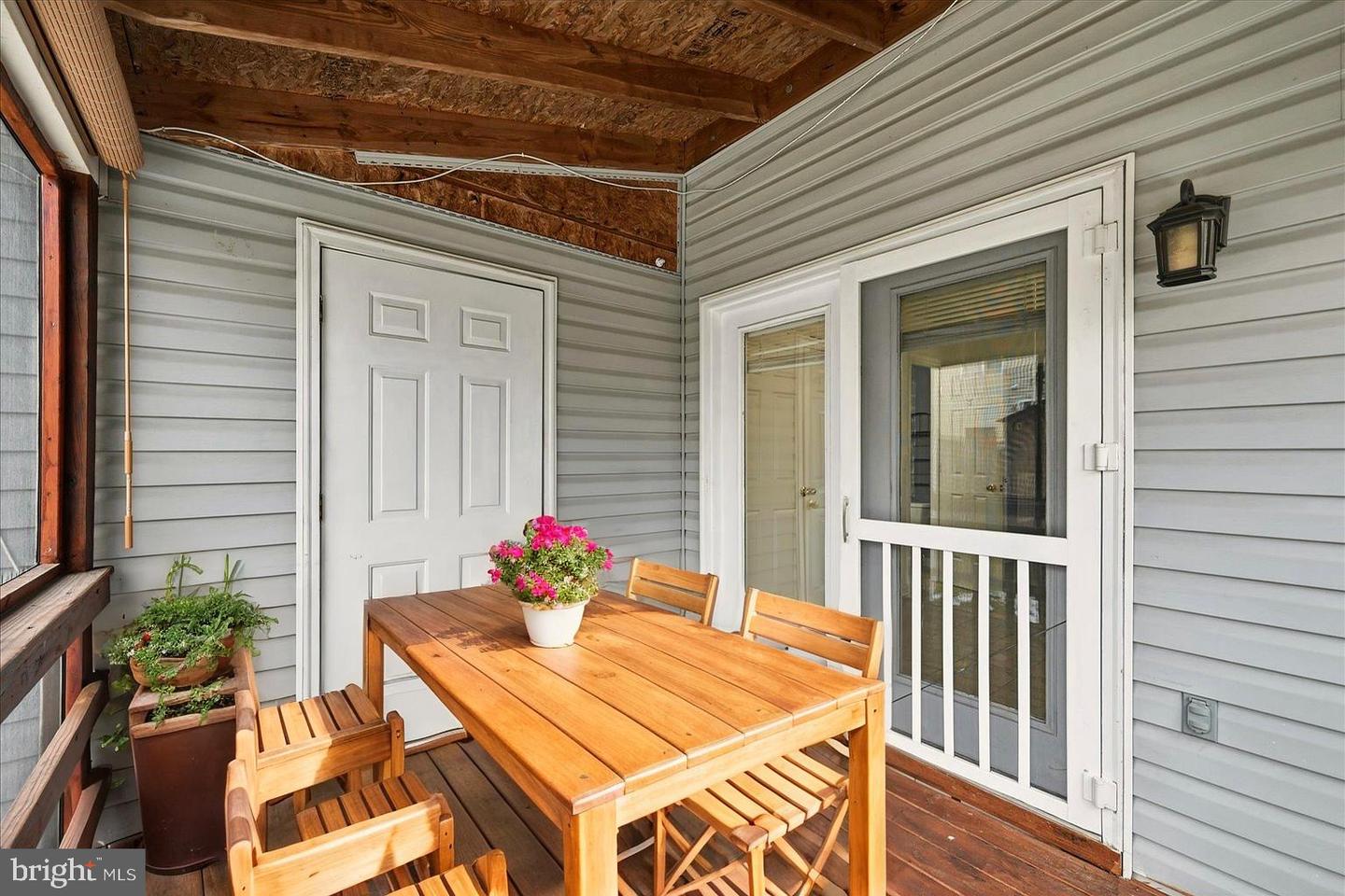 425 SURREY CLUB LN, STEPHENS CITY, Virginia 22655, 2 Bedrooms Bedrooms, ,1 BathroomBathrooms,Residential,For sale,425 SURREY CLUB LN,VAFV2039428 MLS # VAFV2039428