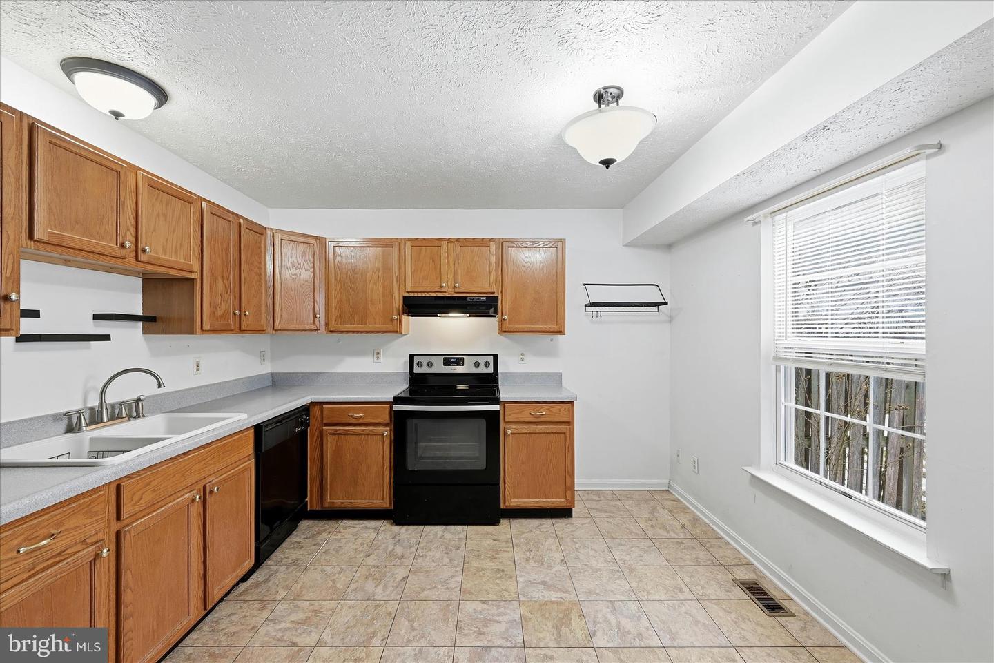 425 SURREY CLUB LN, STEPHENS CITY, Virginia 22655, 2 Bedrooms Bedrooms, ,1 BathroomBathrooms,Residential,For sale,425 SURREY CLUB LN,VAFV2039428 MLS # VAFV2039428