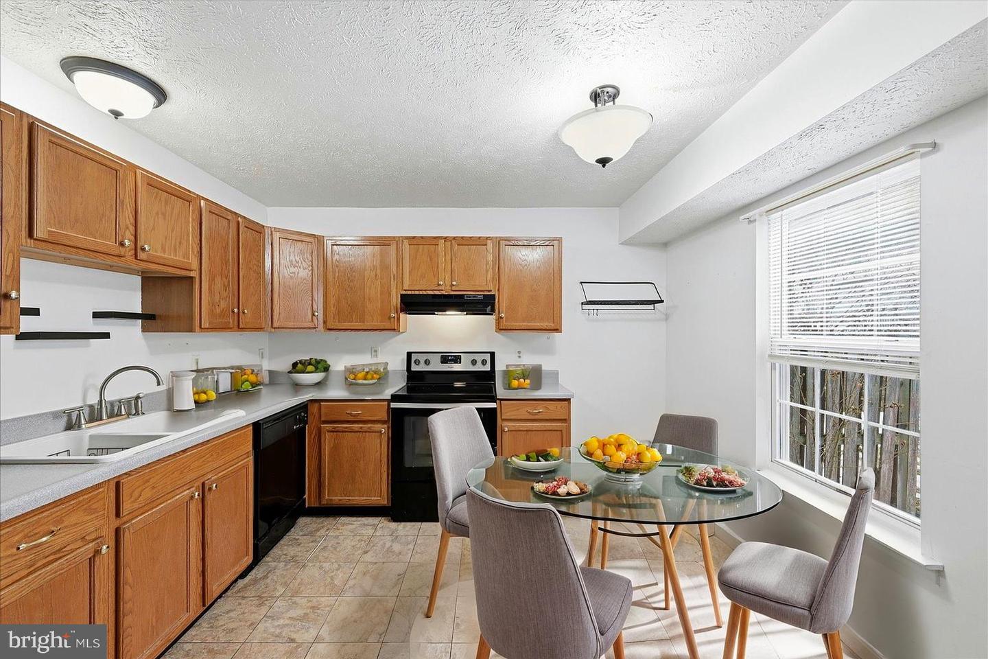 425 SURREY CLUB LN, STEPHENS CITY, Virginia 22655, 2 Bedrooms Bedrooms, ,1 BathroomBathrooms,Residential,For sale,425 SURREY CLUB LN,VAFV2039428 MLS # VAFV2039428