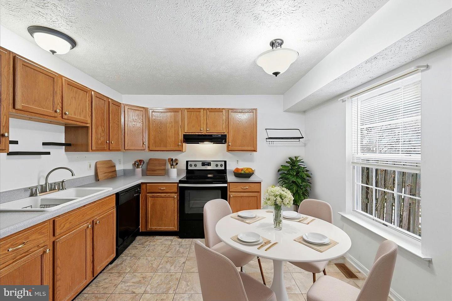 425 SURREY CLUB LN, STEPHENS CITY, Virginia 22655, 2 Bedrooms Bedrooms, ,1 BathroomBathrooms,Residential,For sale,425 SURREY CLUB LN,VAFV2039428 MLS # VAFV2039428