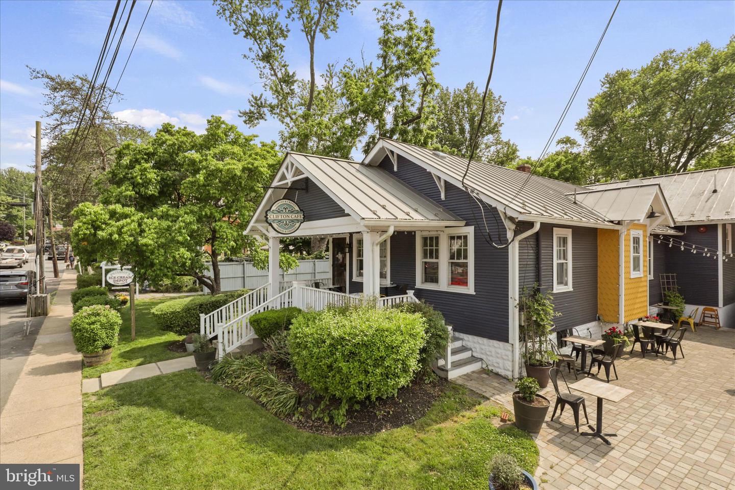 6704 CEDAR VIEW CT, CLIFTON, Virginia 20124, 5 Bedrooms Bedrooms, ,6 BathroomsBathrooms,Residential,For sale,6704 CEDAR VIEW CT,VAFX2289800 MLS # VAFX2289800 6704 CEDAR VIEW CT, CLIFTON, Virginia 20124, 5 Bedrooms Bedrooms, ,6 BathroomsBathrooms,Residential,For sale,6704 CEDAR VIEW CT,VAFX2289800 MLS # VAFX2289800