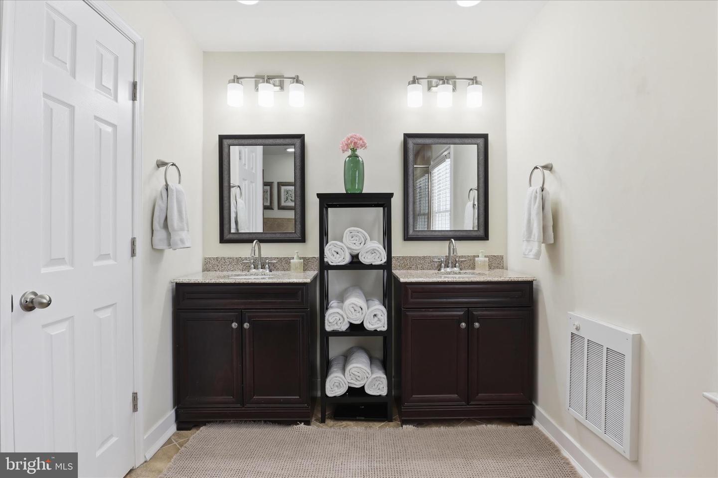 6704 CEDAR VIEW CT, CLIFTON, Virginia 20124, 5 Bedrooms Bedrooms, ,6 BathroomsBathrooms,Residential,For sale,6704 CEDAR VIEW CT,VAFX2289800 MLS # VAFX2289800 6704 CEDAR VIEW CT, CLIFTON, Virginia 20124, 5 Bedrooms Bedrooms, ,6 BathroomsBathrooms,Residential,For sale,6704 CEDAR VIEW CT,VAFX2289800 MLS # VAFX2289800