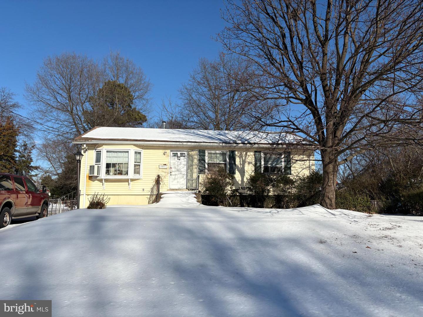 15021 ALABAMA AVE, WOODBRIDGE, Virginia 22191, 4 Bedrooms Bedrooms, 6 Rooms Rooms,1 BathroomBathrooms,Residential,For sale,15021 ALABAMA AVE,VAPW2112174 MLS # VAPW2112174