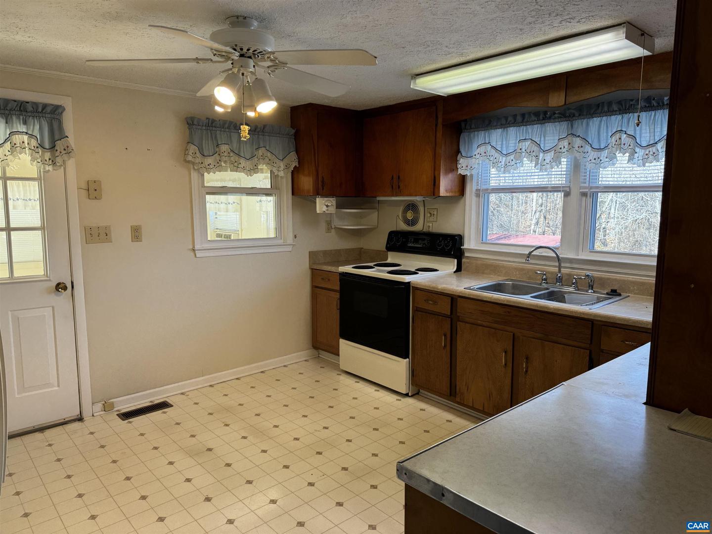 291 ARROW HEAD LN, PALMYRA, Virginia 22960, 3 Bedrooms Bedrooms, ,1 BathroomBathrooms,Residential,For sale,291 ARROW HEAD LN,673178 MLS # 673178 291 ARROW HEAD LN, PALMYRA, Virginia 22960, 3 Bedrooms Bedrooms, ,1 BathroomBathrooms,Residential,For sale,291 ARROW HEAD LN,673178 MLS # 673178