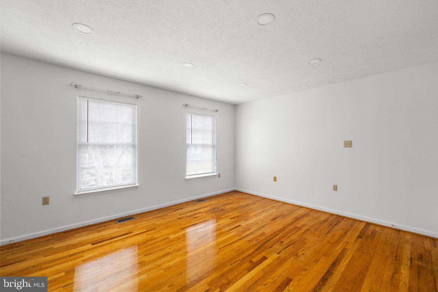 105 PARKSIDE DR, WINCHESTER, Virginia 22602, 2 Bedrooms Bedrooms, ,1 BathroomBathrooms,Residential,For sale,105 PARKSIDE DR,VAFV2039526 MLS # VAFV2039526