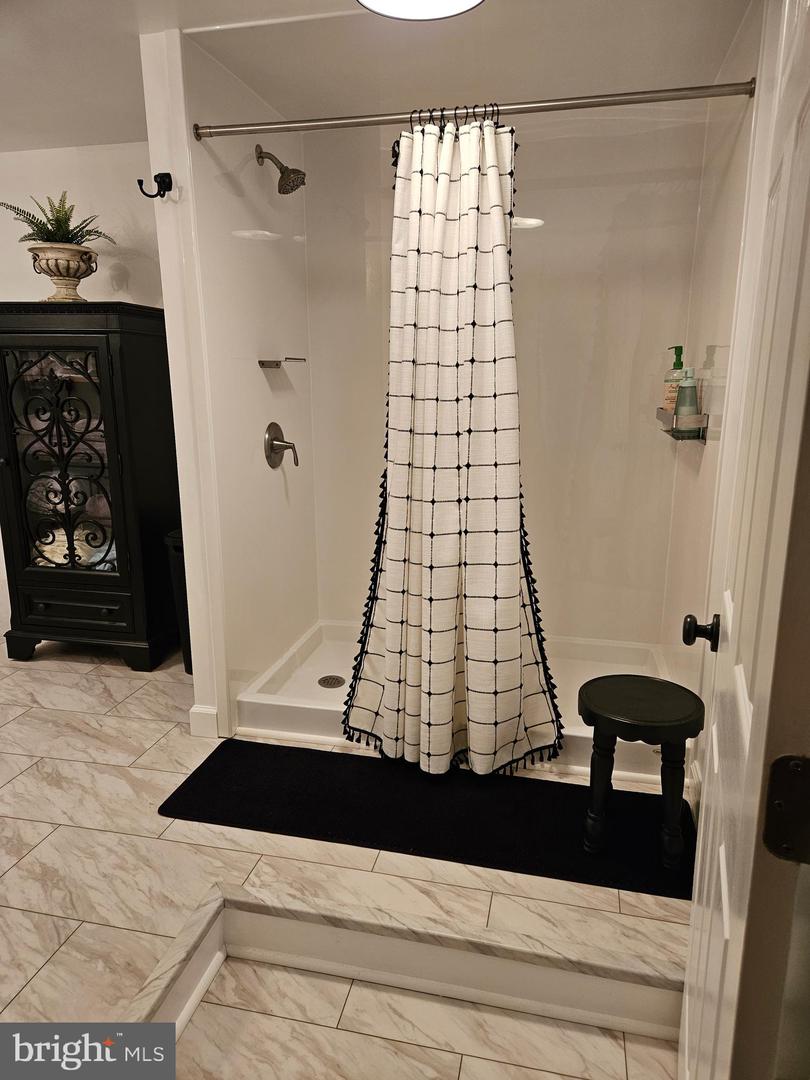 14464 LIPSCOMB HILL LN, MILFORD, Virginia 22514, 4 Bedrooms Bedrooms, 8 Rooms Rooms,3 BathroomsBathrooms,Residential,For sale,14464 LIPSCOMB HILL LN,VACV2009538 MLS # VACV2009538