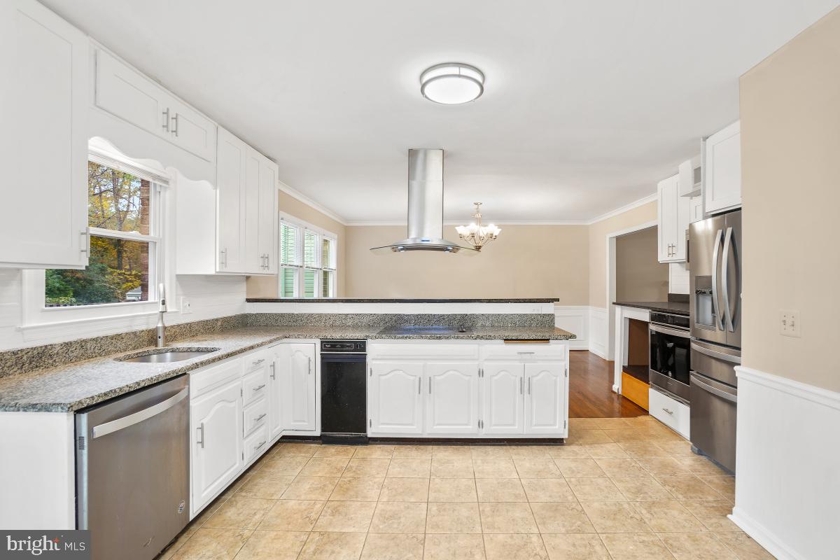 6871 CHURCHILL RD, MCLEAN, Virginia 22101, 4 Bedrooms Bedrooms, ,3 BathroomsBathrooms,Residential,For sale,6871 CHURCHILL RD,VAFX2291238 MLS # VAFX2291238