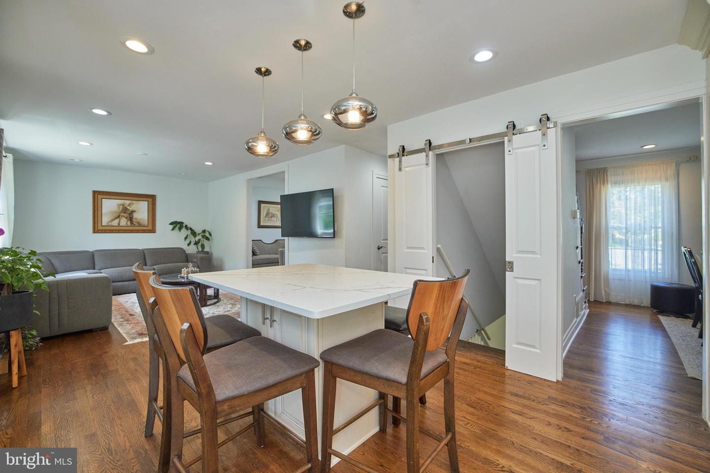 9609 PODIUM DR, VIENNA, Virginia 22182, 4 Bedrooms Bedrooms, ,3 BathroomsBathrooms,Residential,For sale,9609 PODIUM DR,VAFX2291148 MLS # VAFX2291148