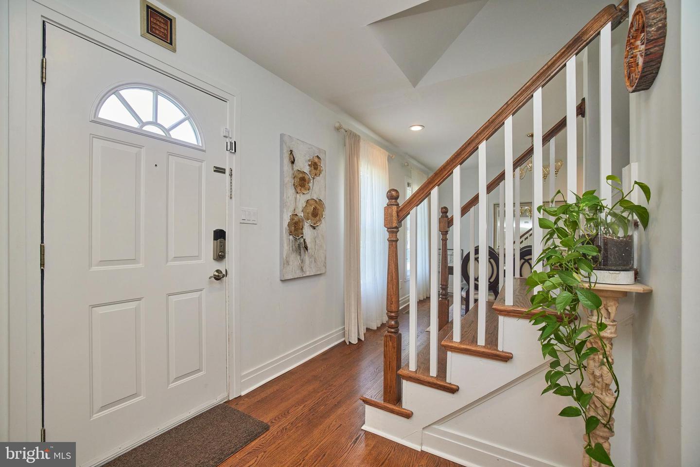 9609 PODIUM DR, VIENNA, Virginia 22182, 4 Bedrooms Bedrooms, ,3 BathroomsBathrooms,Residential,For sale,9609 PODIUM DR,VAFX2291148 MLS # VAFX2291148