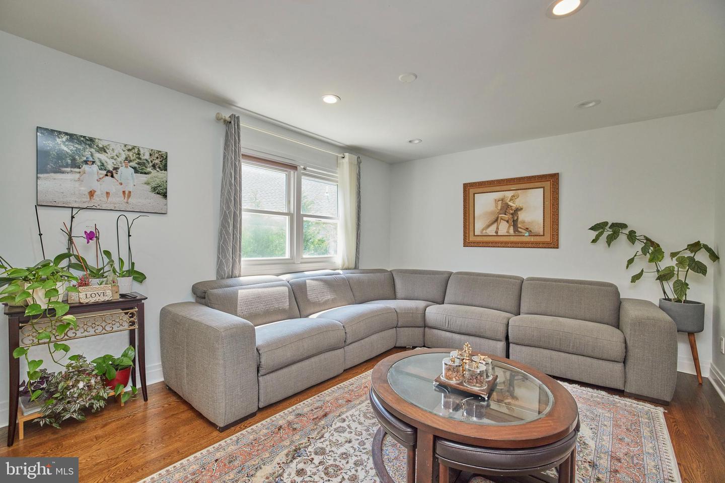 9609 PODIUM DR, VIENNA, Virginia 22182, 4 Bedrooms Bedrooms, ,3 BathroomsBathrooms,Residential,For sale,9609 PODIUM DR,VAFX2291148 MLS # VAFX2291148