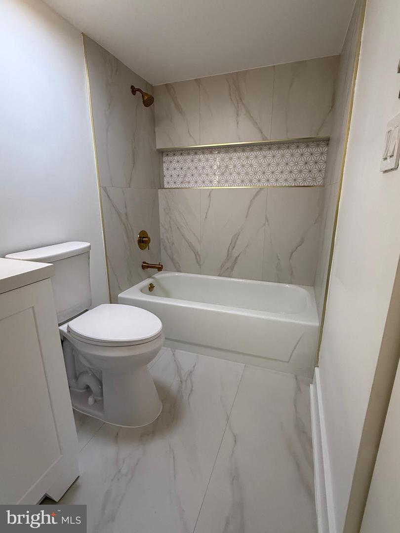 1808 OLD MEADOW RD #1201, MCLEAN, Virginia 22102, 1 Bedroom Bedrooms, ,1 BathroomBathrooms,Residential,For sale,1808 OLD MEADOW RD #1201,VAFX2291194 MLS # VAFX2291194