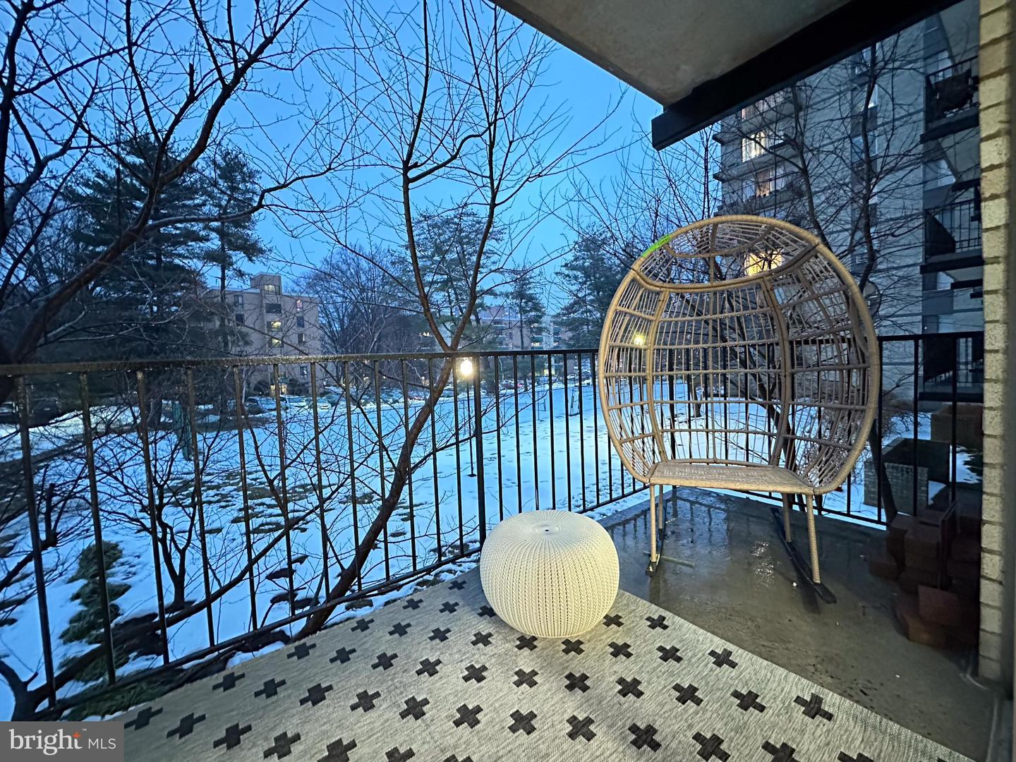 3245 RIO #206, FALLS CHURCH, Virginia 22041, 2 Bedrooms Bedrooms, 4 Rooms Rooms,1 BathroomBathrooms,Residential,For sale,3245 RIO #206,VAFX2291196 MLS # VAFX2291196