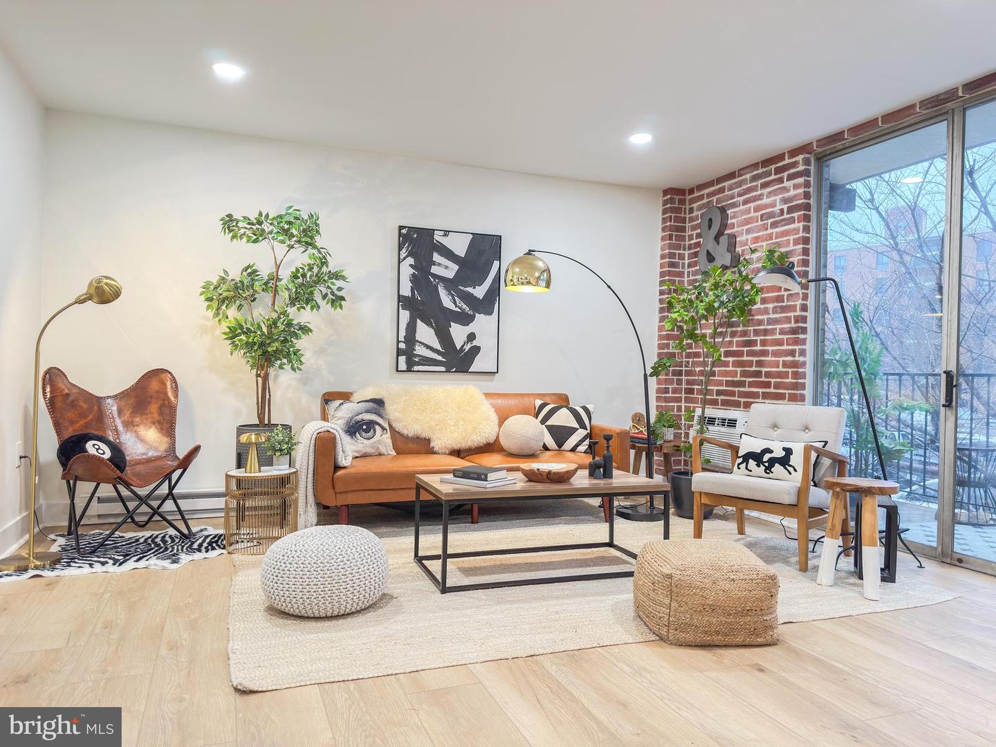 3245 RIO #206, FALLS CHURCH, Virginia 22041, 2 Bedrooms Bedrooms, 4 Rooms Rooms,1 BathroomBathrooms,Residential,For sale,3245 RIO #206,VAFX2291196 MLS # VAFX2291196