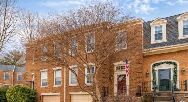 241 GRETNA GREEN CT, ALEXANDRIA, Virginia 22304, 3 Bedrooms Bedrooms, ,2 BathroomsBathrooms,Residential,For sale,241 GRETNA GREEN CT,VAAX2054200 MLS # VAAX2054200