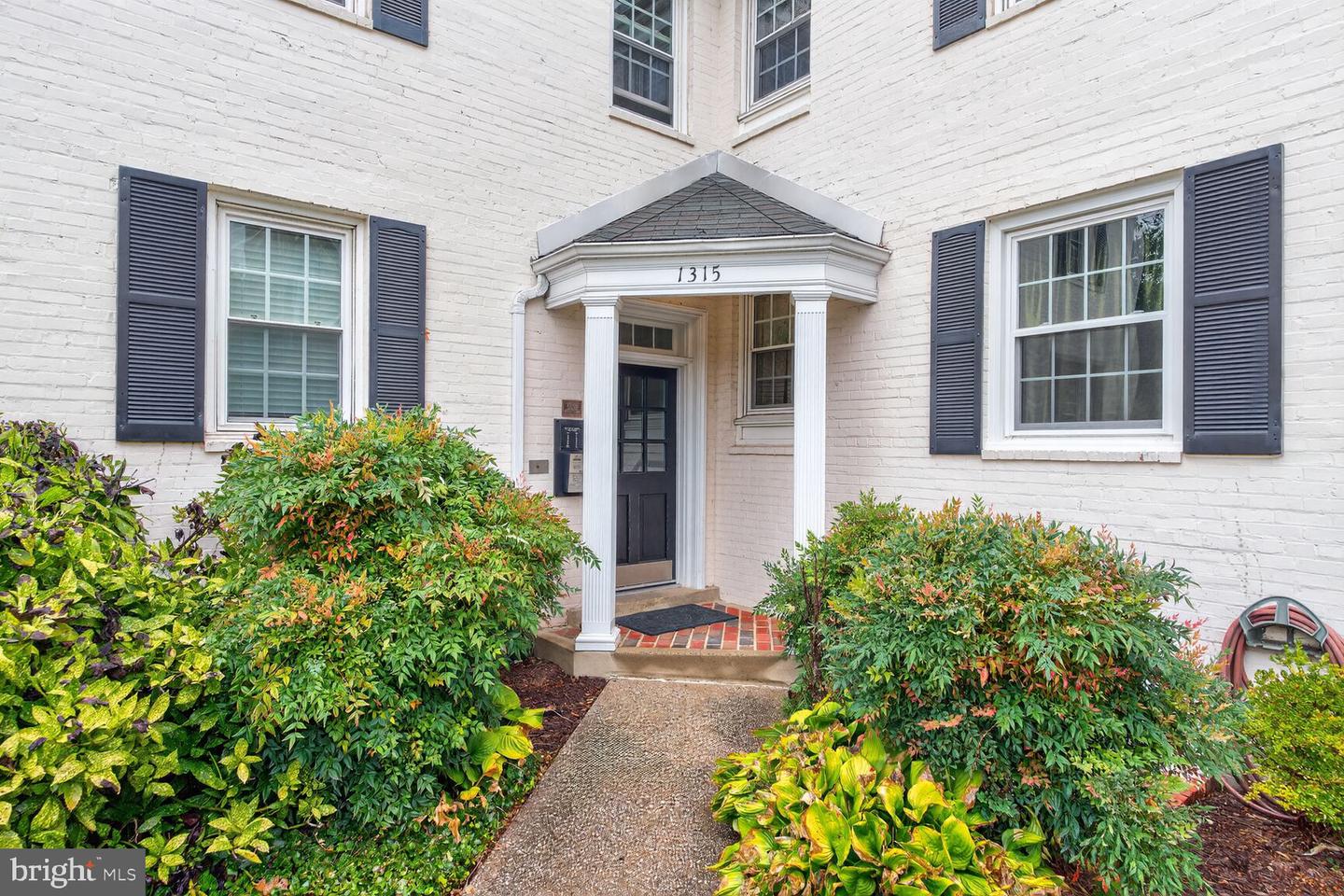 1315 S WALTER REED DR #17101, ARLINGTON, Virginia 22204, 2 Bedrooms Bedrooms, ,1 BathroomBathrooms,Residential,For sale,1315 S WALTER REED DR #17101,VAAR2068948 MLS # VAAR2068948