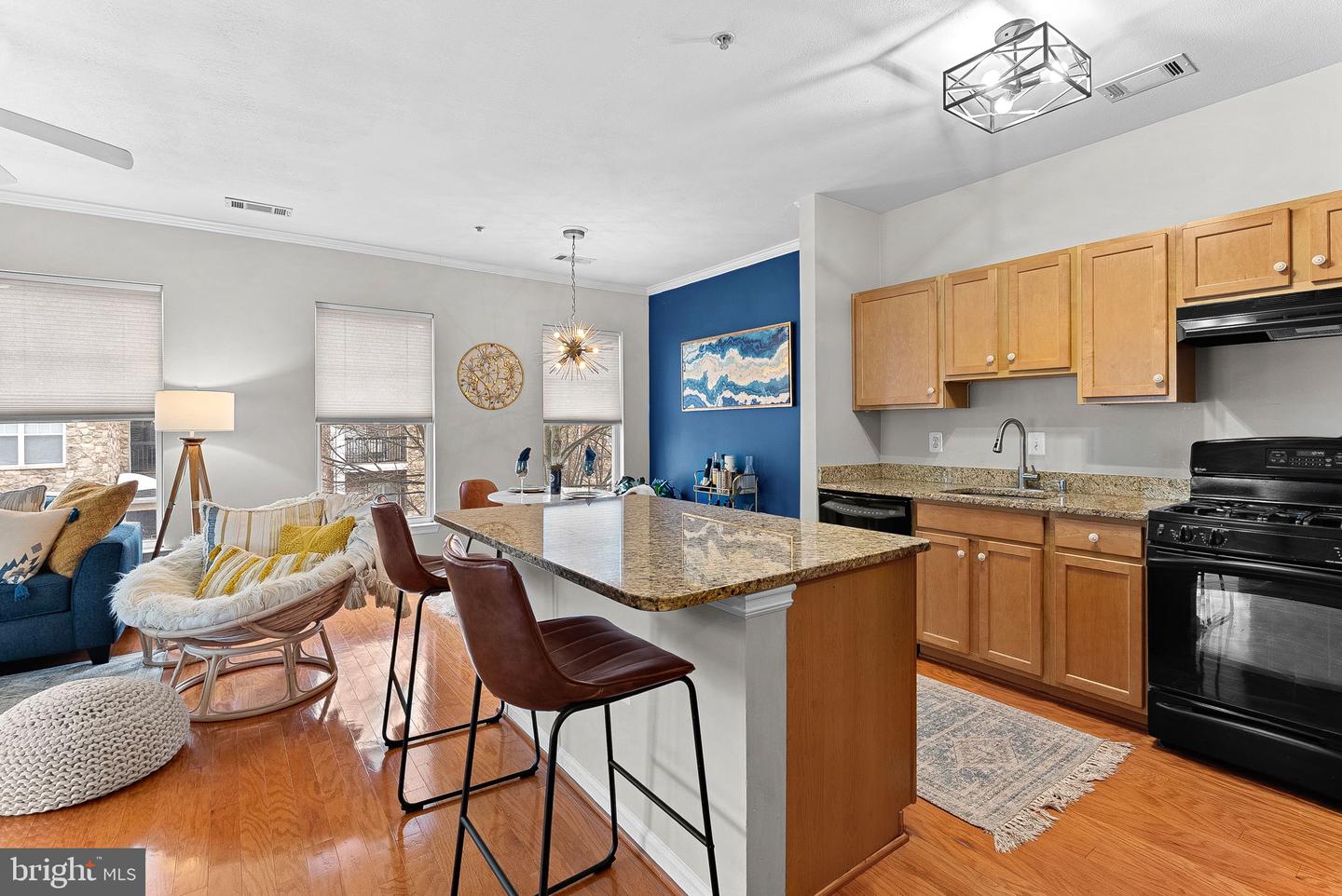 5114-T TRAVIS EDWARD WAY #T, CENTREVILLE, Virginia 20120, 2 Bedrooms Bedrooms, ,2 BathroomsBathrooms,Residential,For sale,5114-T TRAVIS EDWARD WAY #T,VAFX2291266 MLS # VAFX2291266