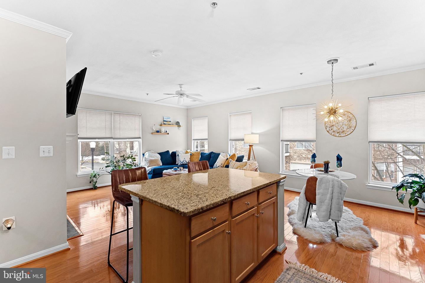 5114-T TRAVIS EDWARD WAY #T, CENTREVILLE, Virginia 20120, 2 Bedrooms Bedrooms, ,2 BathroomsBathrooms,Residential,For sale,5114-T TRAVIS EDWARD WAY #T,VAFX2291266 MLS # VAFX2291266