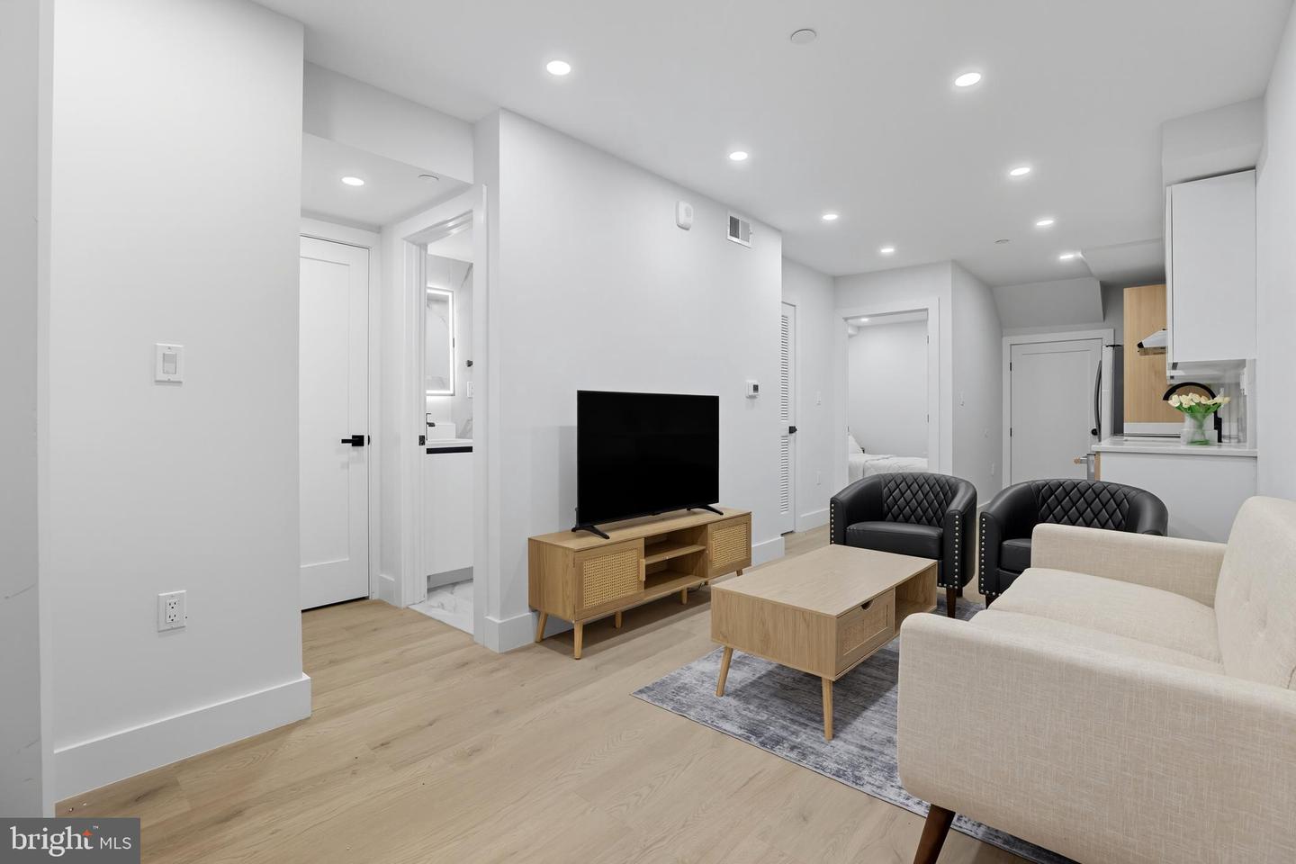 3923 14TH ST NW #1, WASHINGTON, District Of Columbia 20011, 1 Bedroom Bedrooms, ,1 BathroomBathrooms,Residential,For sale,3923 14TH ST NW #1,DCDC2246402 MLS # DCDC2246402