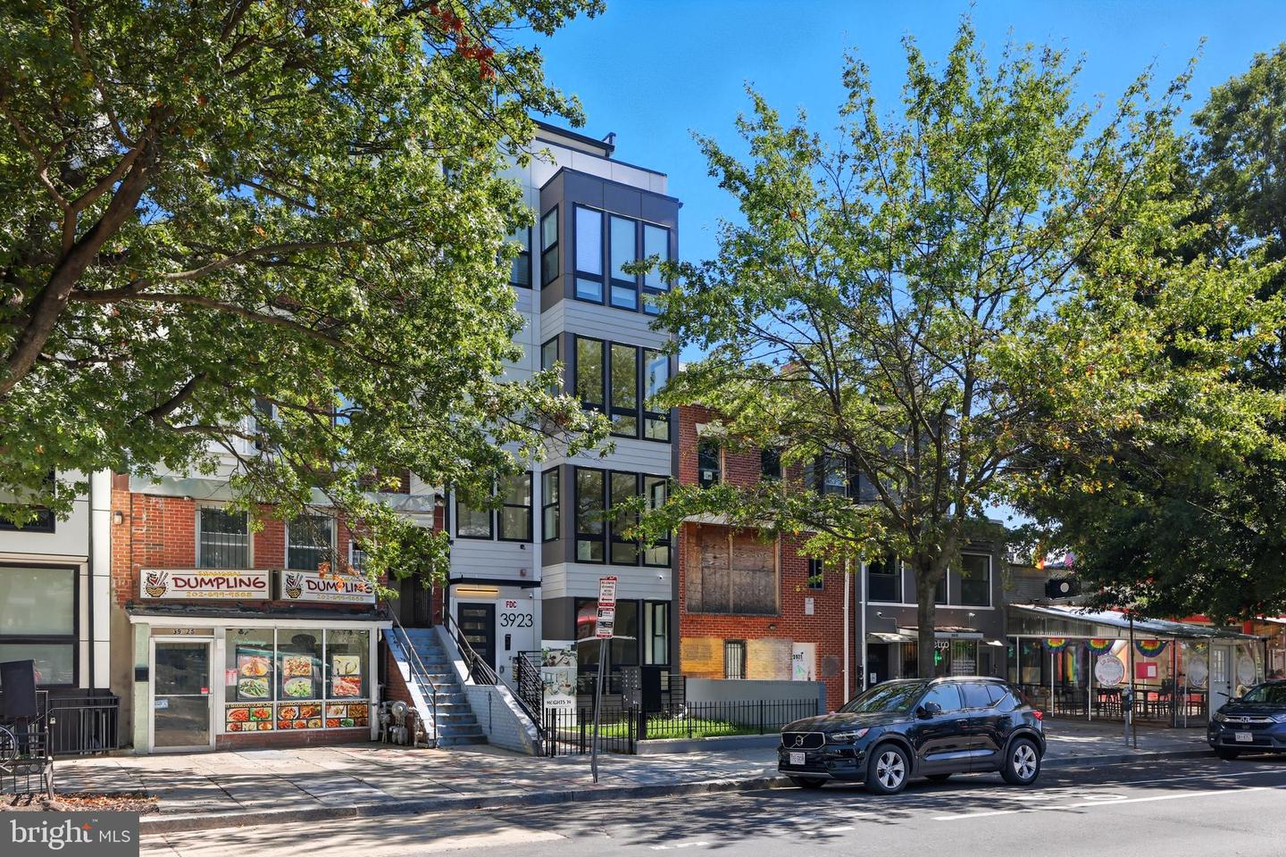 3923 14TH ST NW #1, WASHINGTON, District Of Columbia 20011, 1 Bedroom Bedrooms, ,1 BathroomBathrooms,Residential,For sale,3923 14TH ST NW #1,DCDC2246402 MLS # DCDC2246402