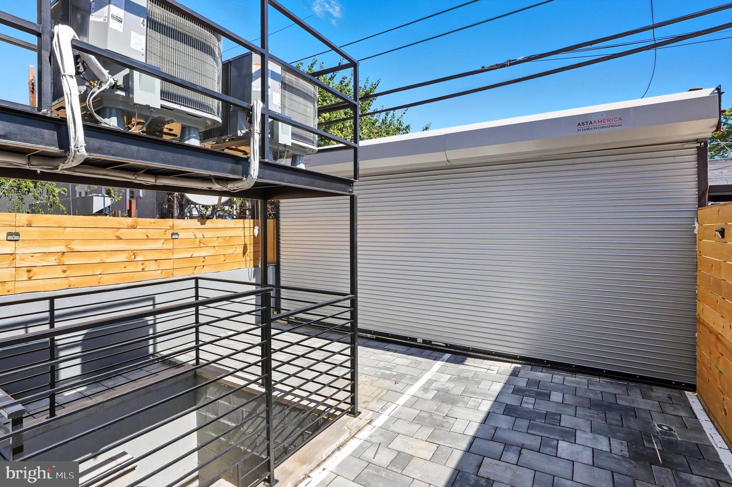 3923 14TH ST NW #1, WASHINGTON, District Of Columbia 20011, 1 Bedroom Bedrooms, ,1 BathroomBathrooms,Residential,For sale,3923 14TH ST NW #1,DCDC2246402 MLS # DCDC2246402