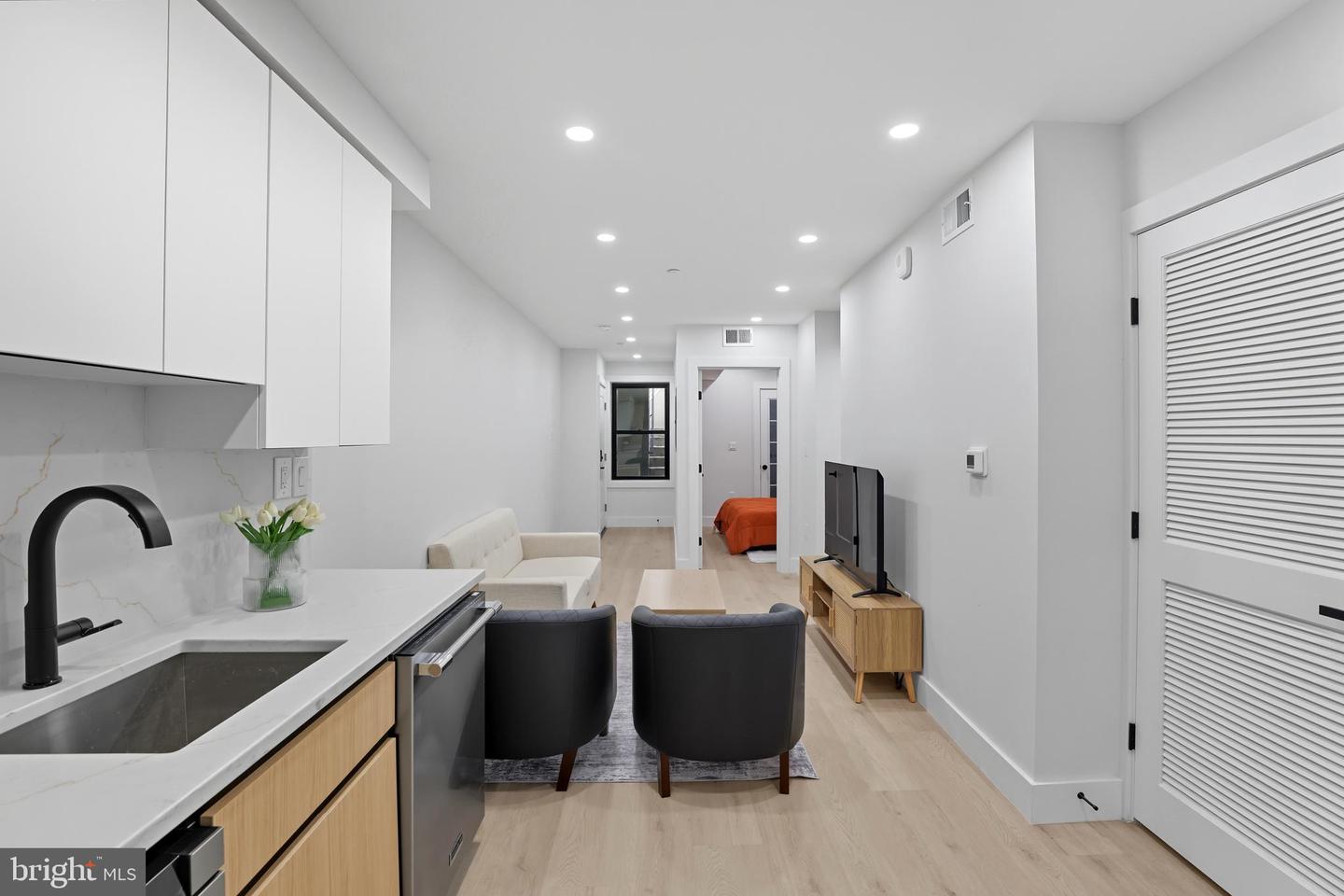 3923 14TH ST NW #1, WASHINGTON, District Of Columbia 20011, 1 Bedroom Bedrooms, ,1 BathroomBathrooms,Residential,For sale,3923 14TH ST NW #1,DCDC2246402 MLS # DCDC2246402