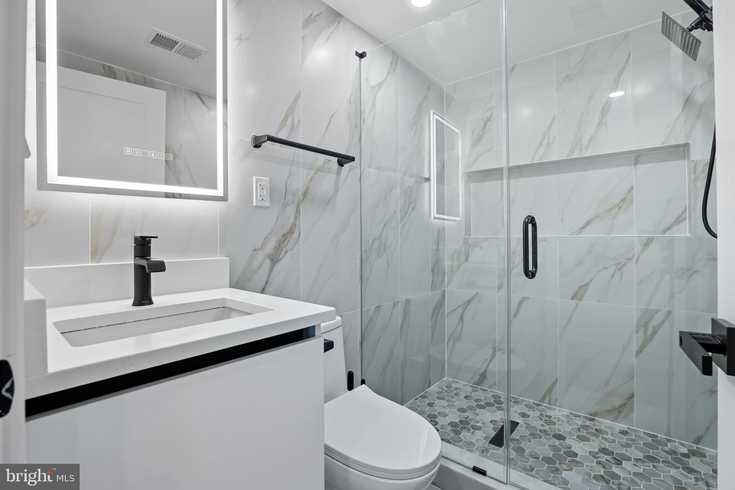 3923 14TH ST NW #1, WASHINGTON, District Of Columbia 20011, 1 Bedroom Bedrooms, ,1 BathroomBathrooms,Residential,For sale,3923 14TH ST NW #1,DCDC2246402 MLS # DCDC2246402