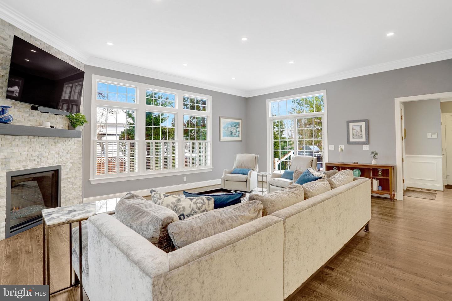 2939 N SYCAMORE ST, ARLINGTON, Virginia 22207, 4 Bedrooms Bedrooms, ,3 BathroomsBathrooms,Residential,For sale,2939 N SYCAMORE ST,VAAR2061326 MLS # VAAR2061326 2939 N SYCAMORE ST, ARLINGTON, Virginia 22207, 4 Bedrooms Bedrooms, ,3 BathroomsBathrooms,Residential,For sale,2939 N SYCAMORE ST,VAAR2061326 MLS # VAAR2061326