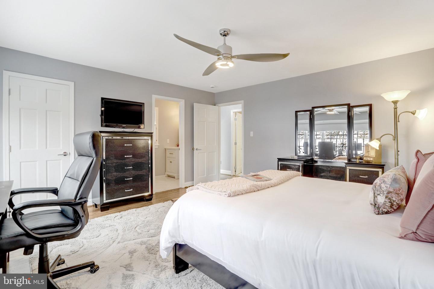 2939 N SYCAMORE ST, ARLINGTON, Virginia 22207, 4 Bedrooms Bedrooms, ,3 BathroomsBathrooms,Residential,For sale,2939 N SYCAMORE ST,VAAR2061326 MLS # VAAR2061326 2939 N SYCAMORE ST, ARLINGTON, Virginia 22207, 4 Bedrooms Bedrooms, ,3 BathroomsBathrooms,Residential,For sale,2939 N SYCAMORE ST,VAAR2061326 MLS # VAAR2061326