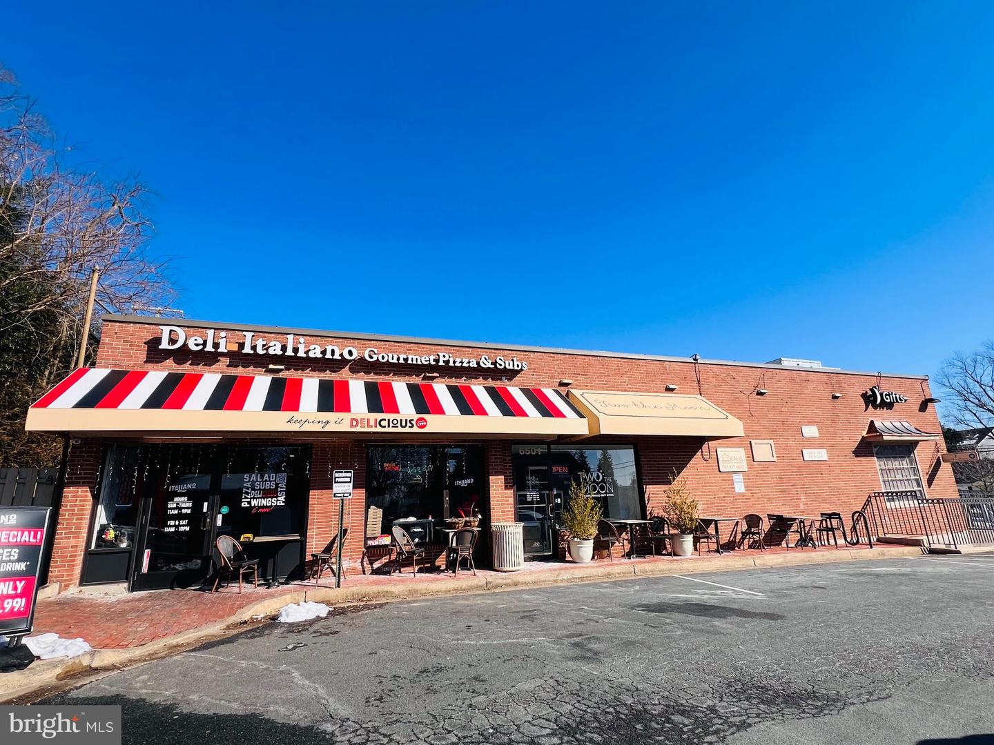 2939 N SYCAMORE ST, ARLINGTON, Virginia 22207, 4 Bedrooms Bedrooms, ,3 BathroomsBathrooms,Residential,For sale,2939 N SYCAMORE ST,VAAR2061326 MLS # VAAR2061326 2939 N SYCAMORE ST, ARLINGTON, Virginia 22207, 4 Bedrooms Bedrooms, ,3 BathroomsBathrooms,Residential,For sale,2939 N SYCAMORE ST,VAAR2061326 MLS # VAAR2061326